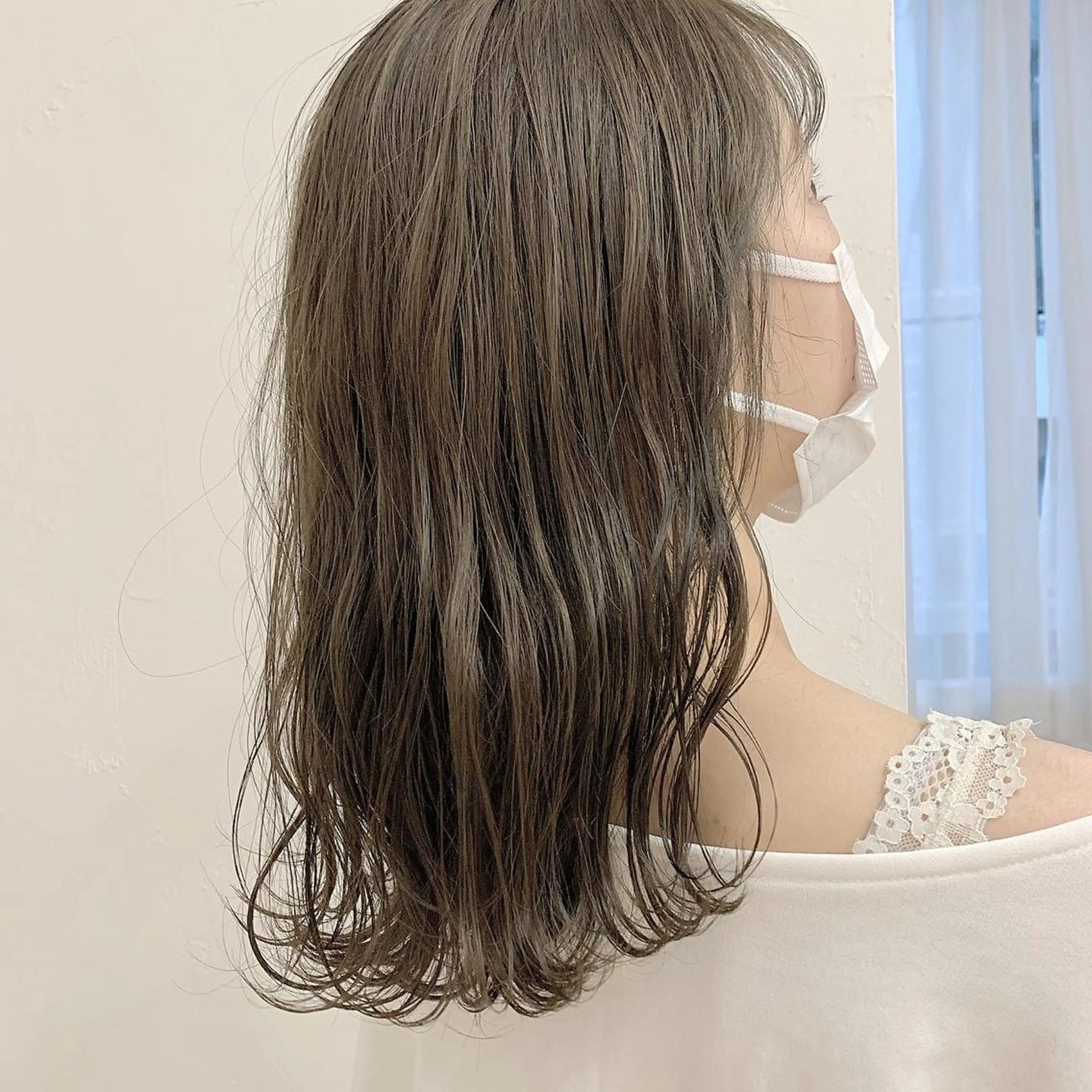 ミディアム カラー マツエク・マツパ ヘアカラー トリートメント ハイトーンボブ 前田 表参道　グレージュのヘアスタイル