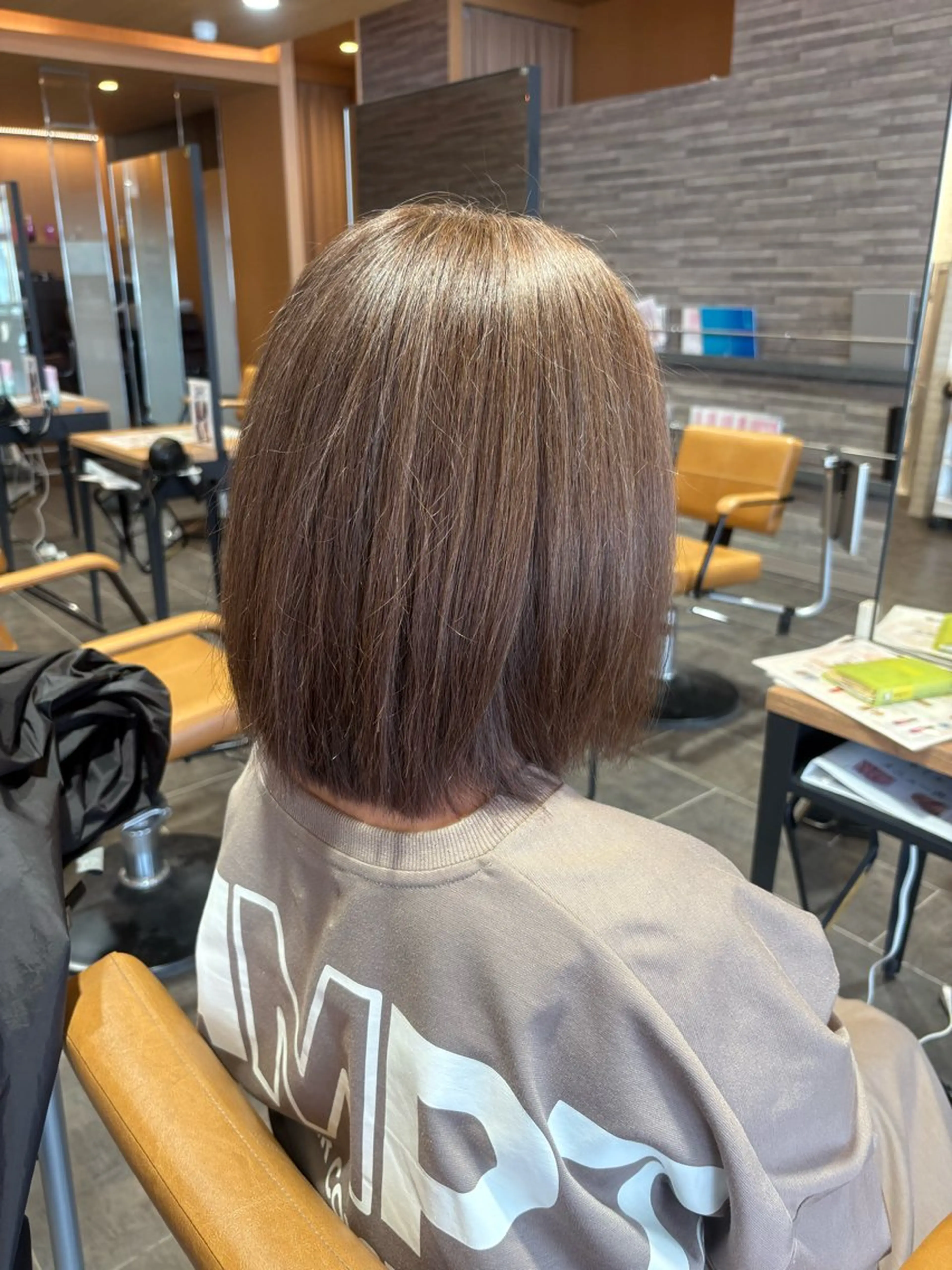 ミディアム カット ヘアカラー 尾崎 優也のヘアスタイル