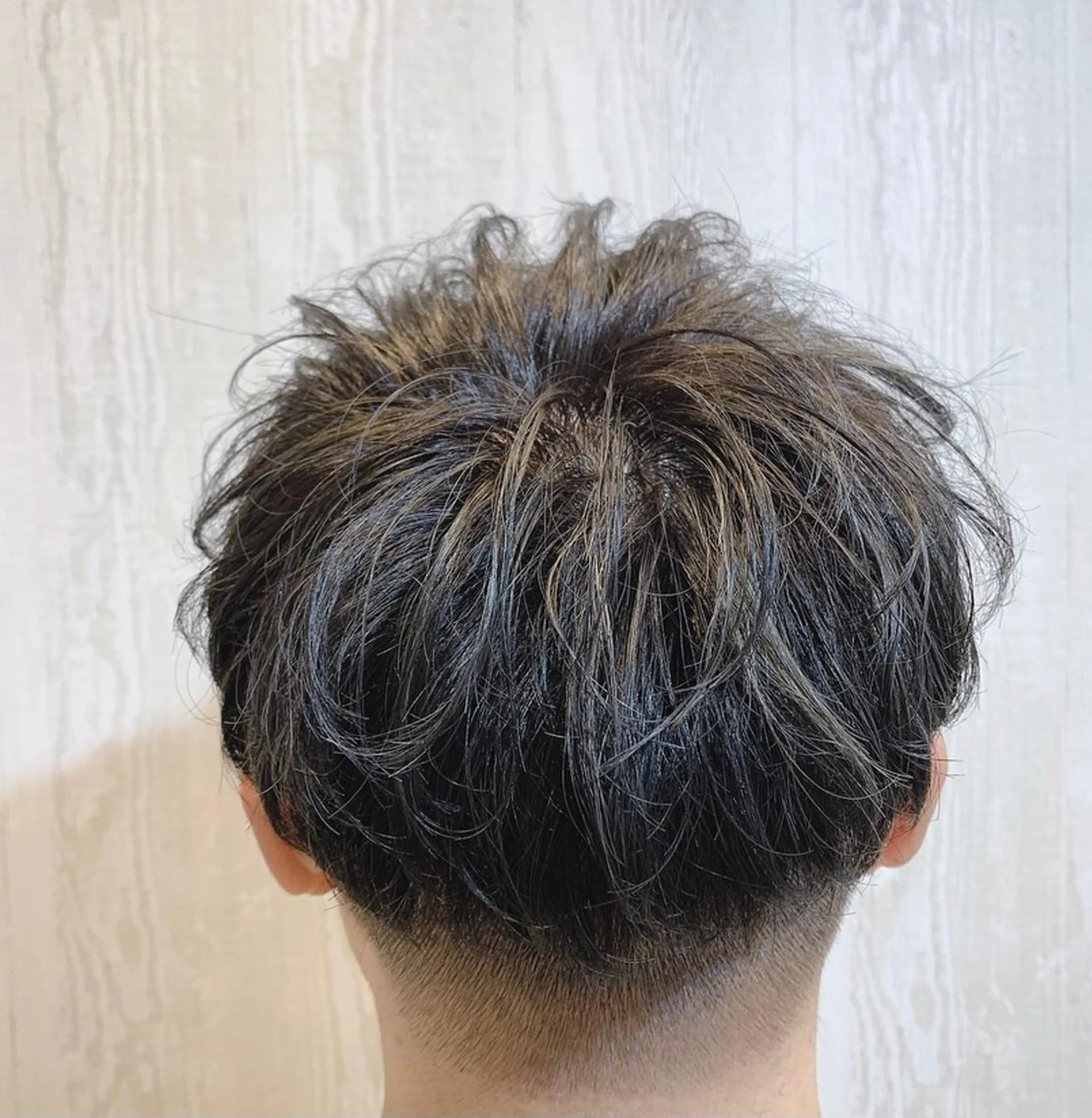 ショート カラー ヘアアレンジ メンズ カット パーマ HUENEST アカデミーサロンのヘアスタイル