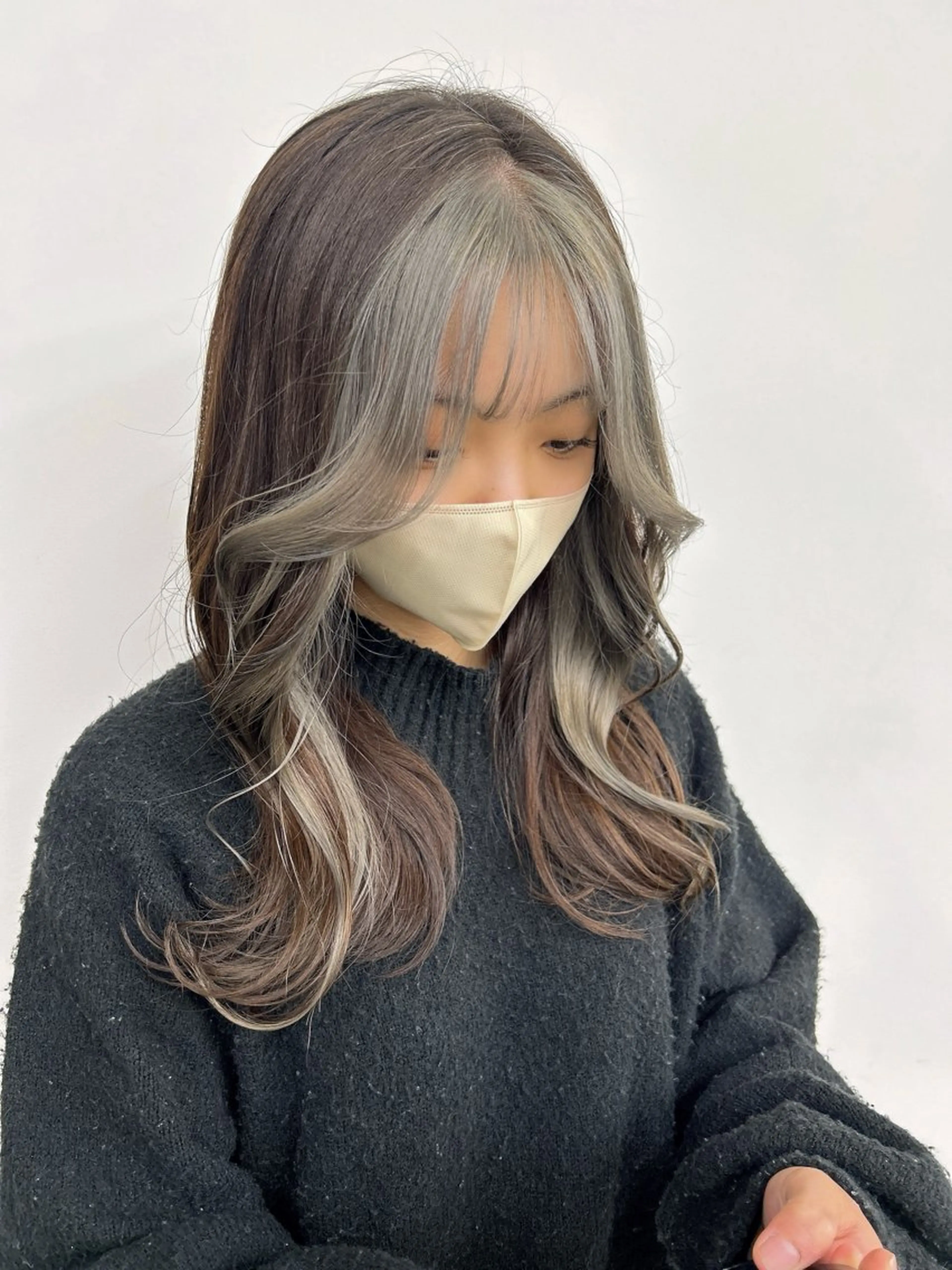 ロング カラー ミストバング  フェイスフレーミング シルバー noa  🦋 ブリーチ/暖色のヘアスタイル