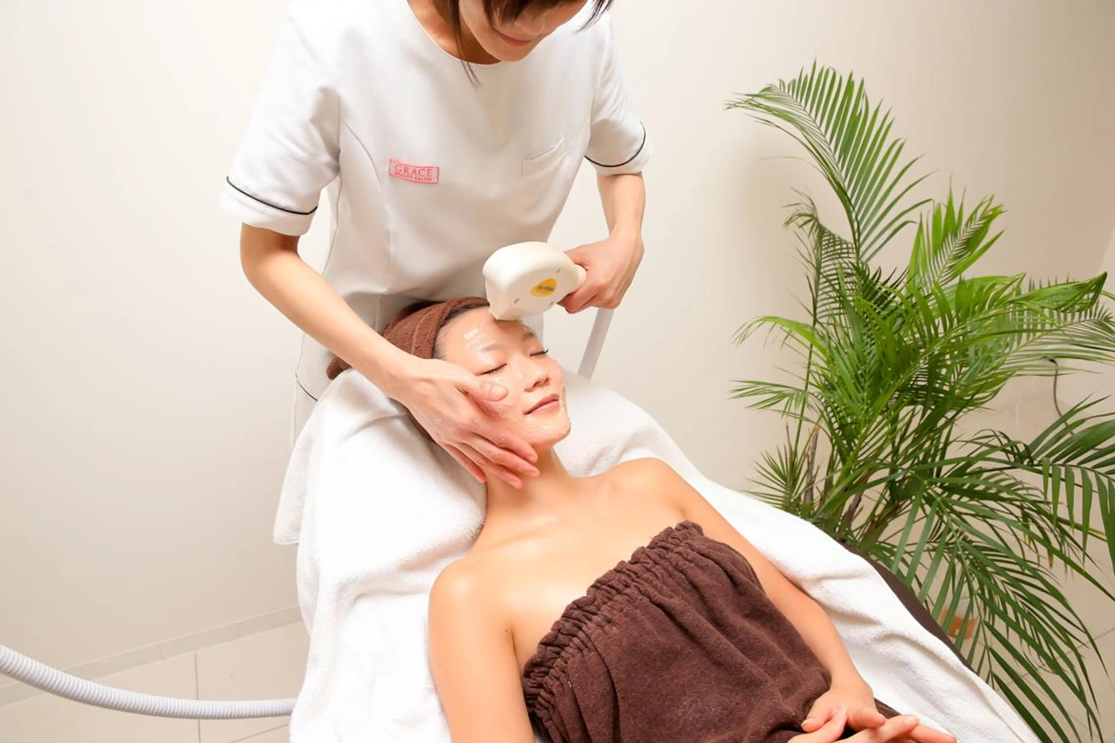 【可愛い女子ははじめてる♡欲張り肌キレイ脱毛】毛穴洗浄＋顔脱毛セットの写真