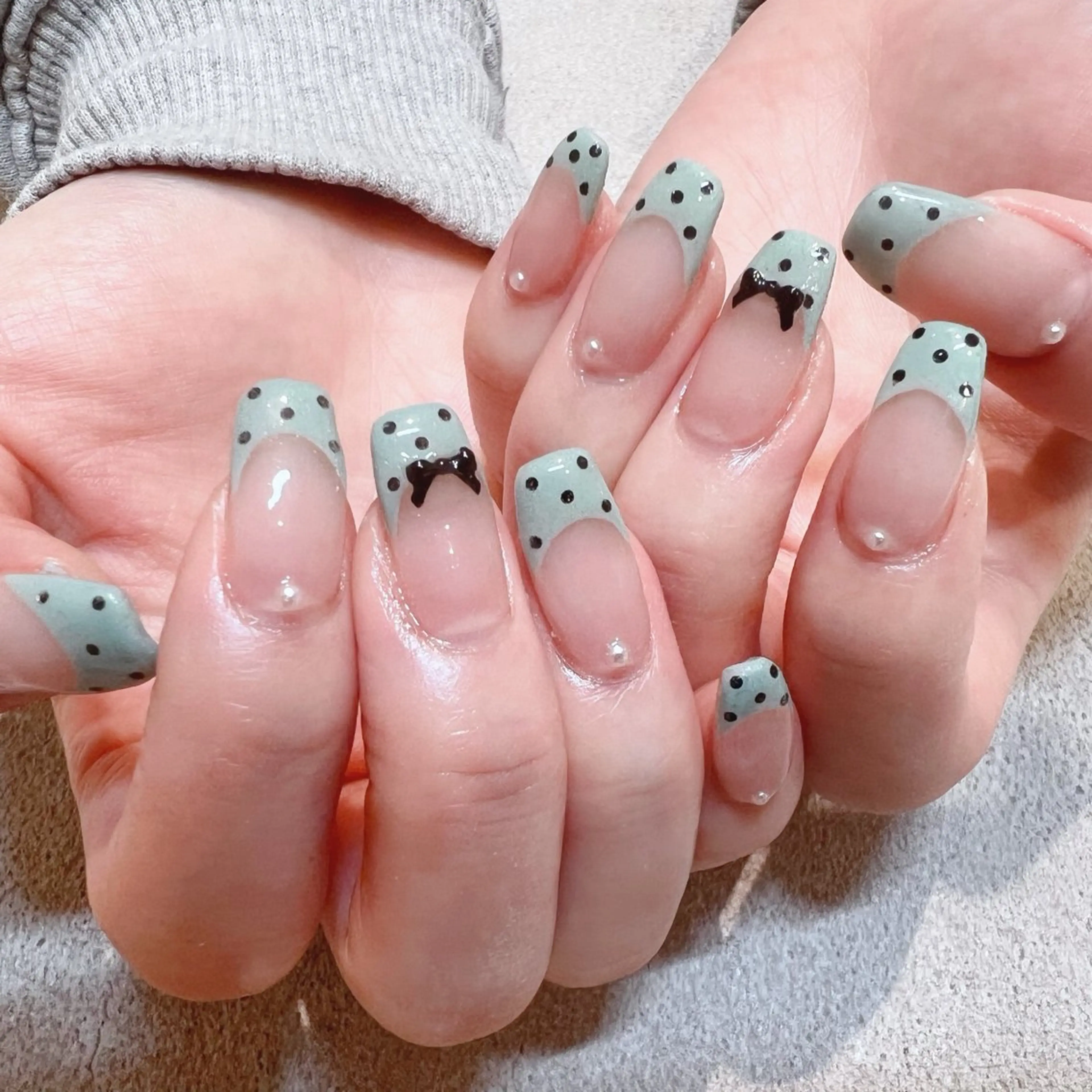 ネイル アートネイル ドット フレンチネイル 4/2ご予約 ◎ 本田 知美ꯁꯧのネイルデザイン