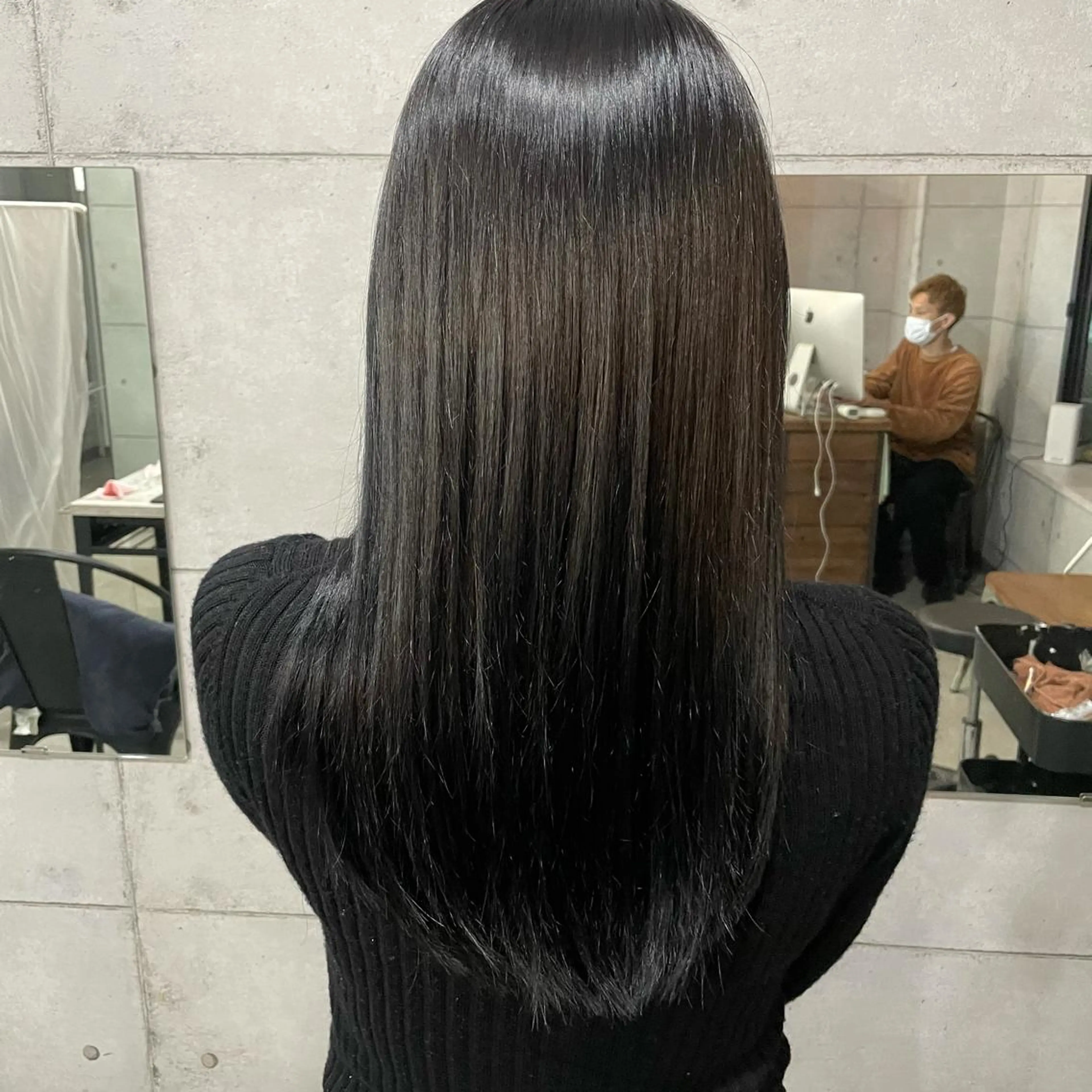 ミディアム カラー パーマ ヘアアレンジ メンズ キッズ ネイル マツエク・マツパ メンズブリーチ ブリーチ トリートメント 切りっぱなしヘアボブ ミディアムヘアRYOのヘアスタイル
