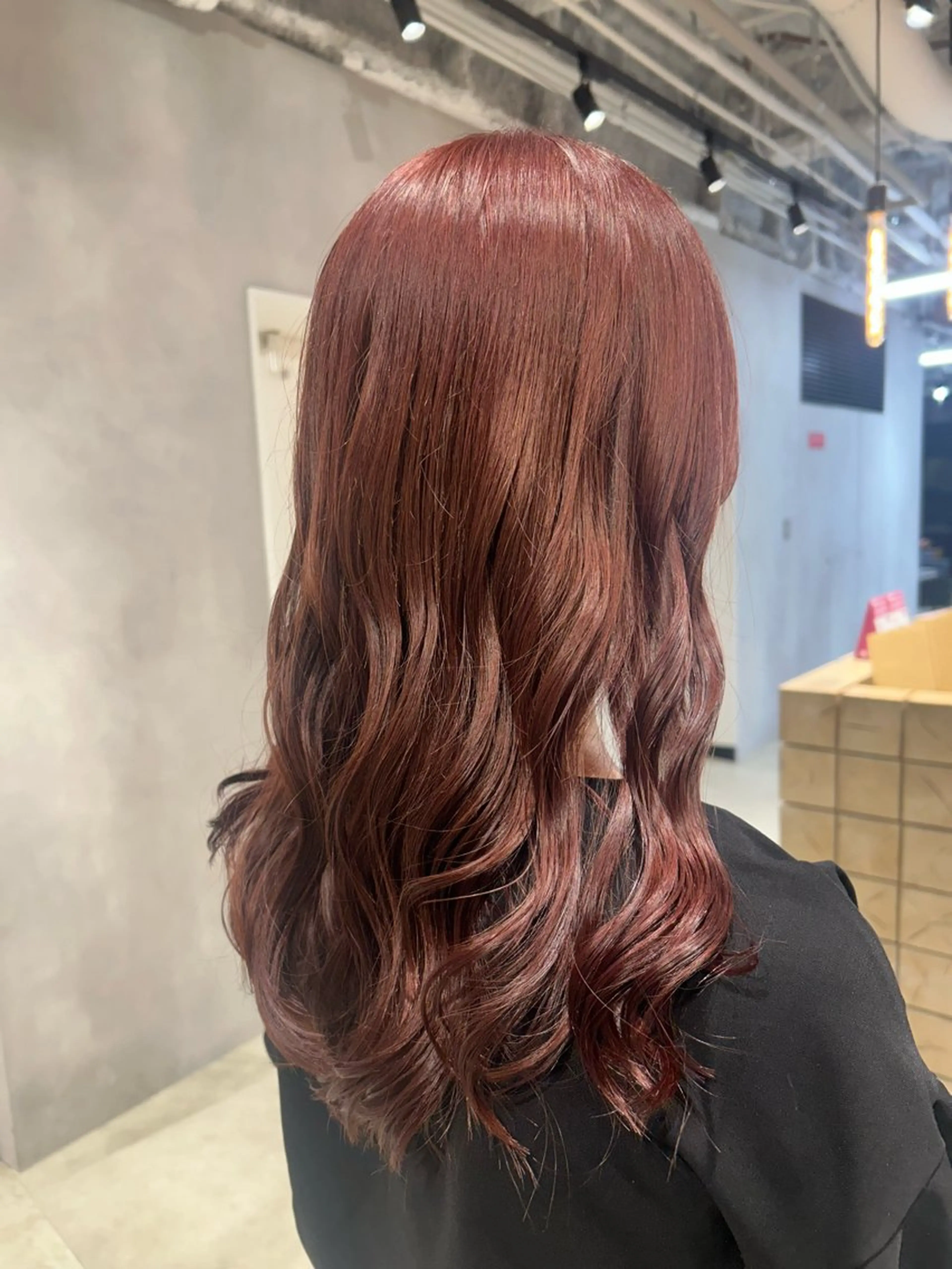 ロング カラー ブリーチ カシス ダブルカラー ブリーチなしカラー ピンクカラー カット ヘアカラー トリートメント ピンク/ベージュ /似合わせ/田島百華のヘアスタイル