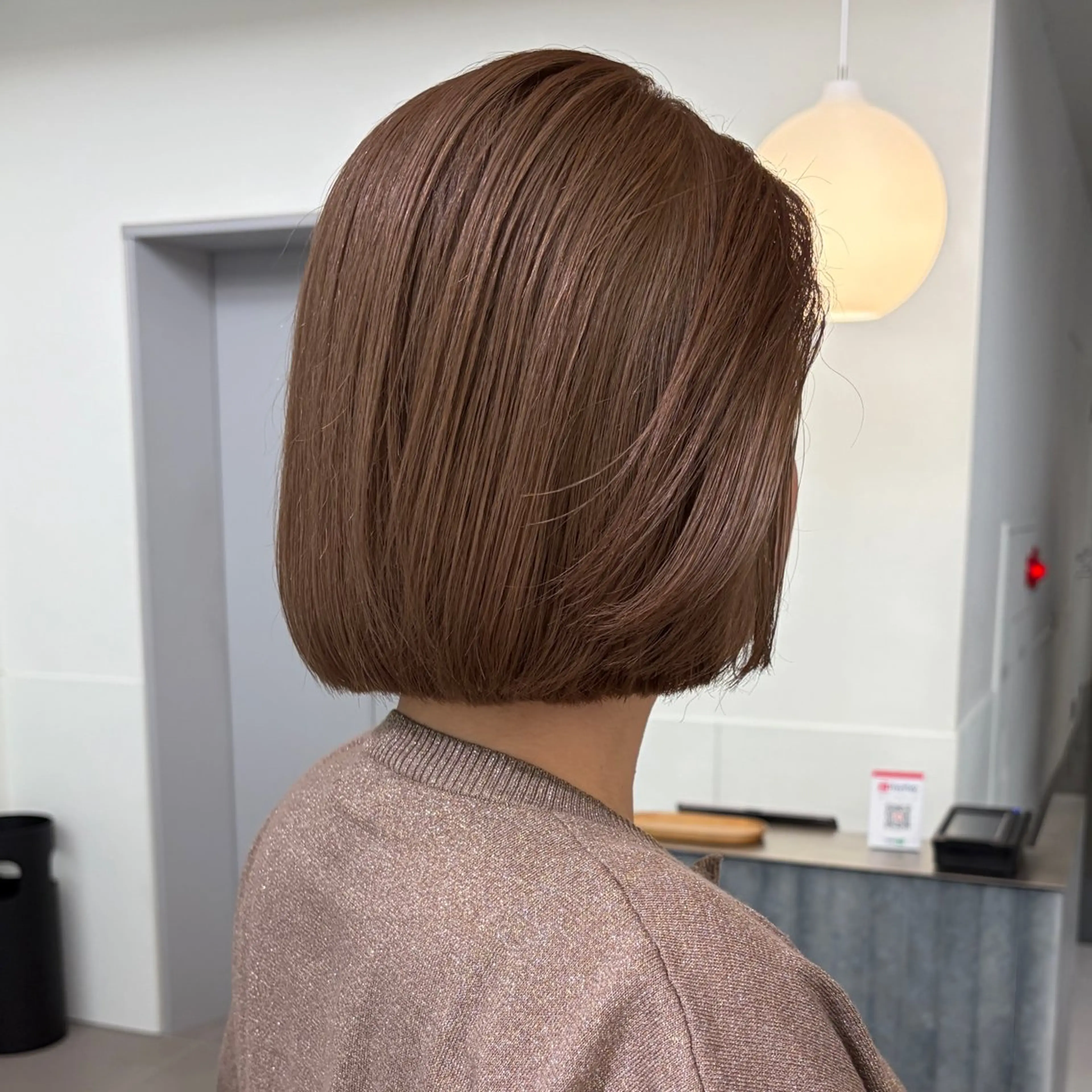 ショート カラー ベージュカラー ブリーチ 透明感カラー ダブルカラー ミルクティーベージュ ヘアカラー トリートメント 高発色ブリーチ/ ハイレイヤー🪽aiのヘアスタイル