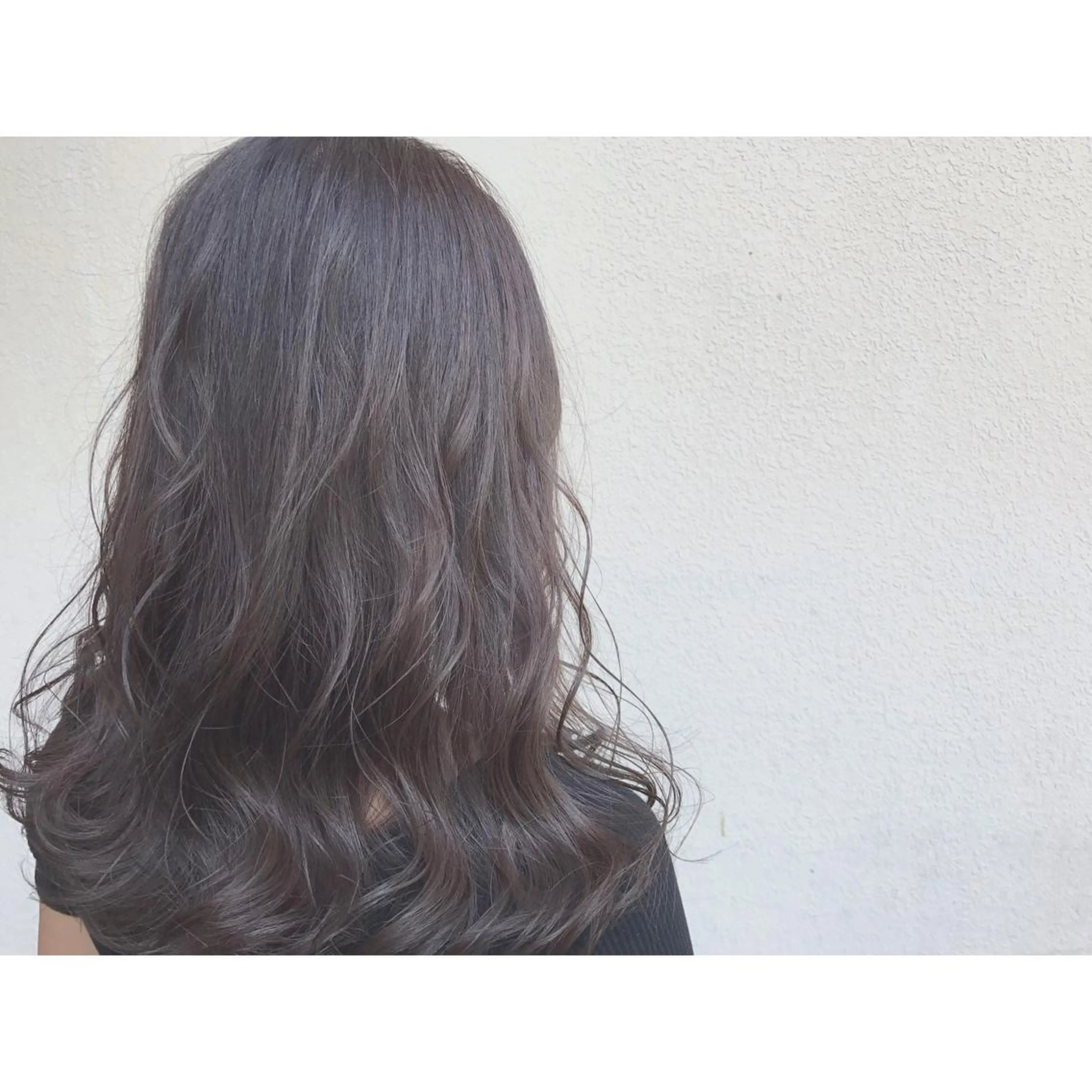 セミロング カラー なかにし まゆみのヘアスタイル