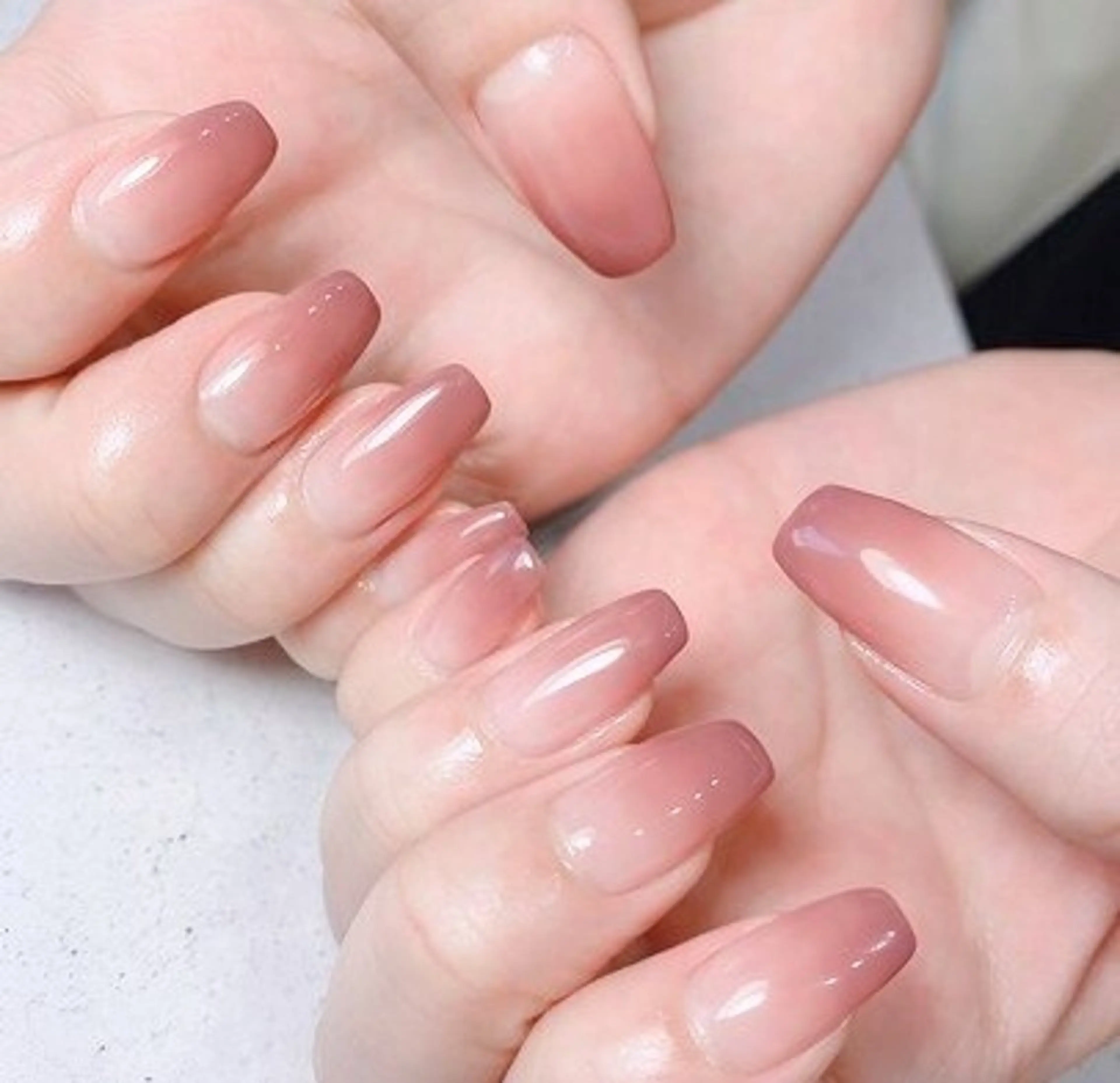 18:00●手が綺麗に見える肌馴染み重視の【カラグラorワンカラー】の写真