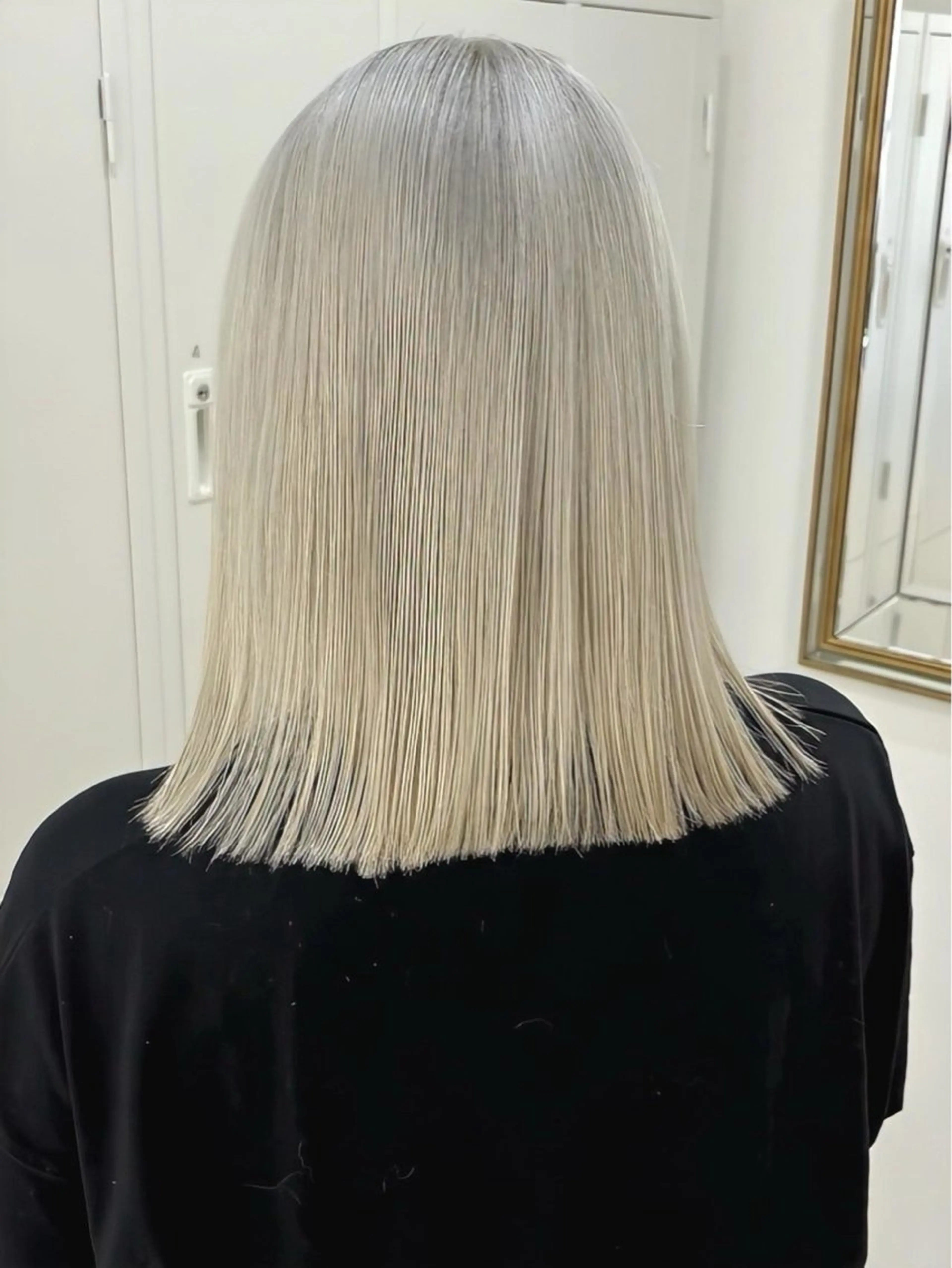 セミロング カラー 艶カラー／ 夢叶のヘアスタイル