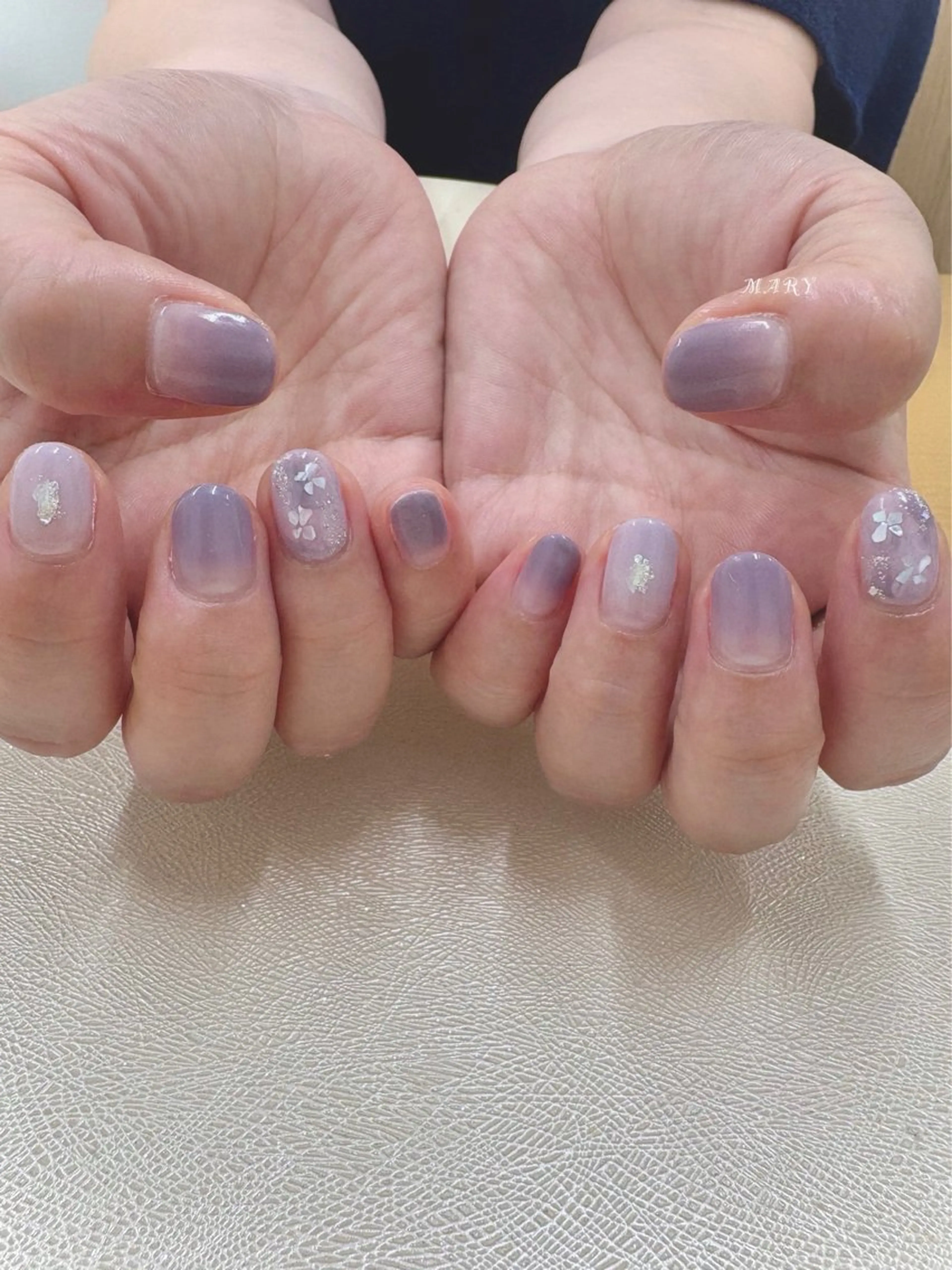 ネイル グラデーション ニュアンスネイル パープル ハンドネイル Mary nail所属・Mary nail .narumiのネイルデザイン