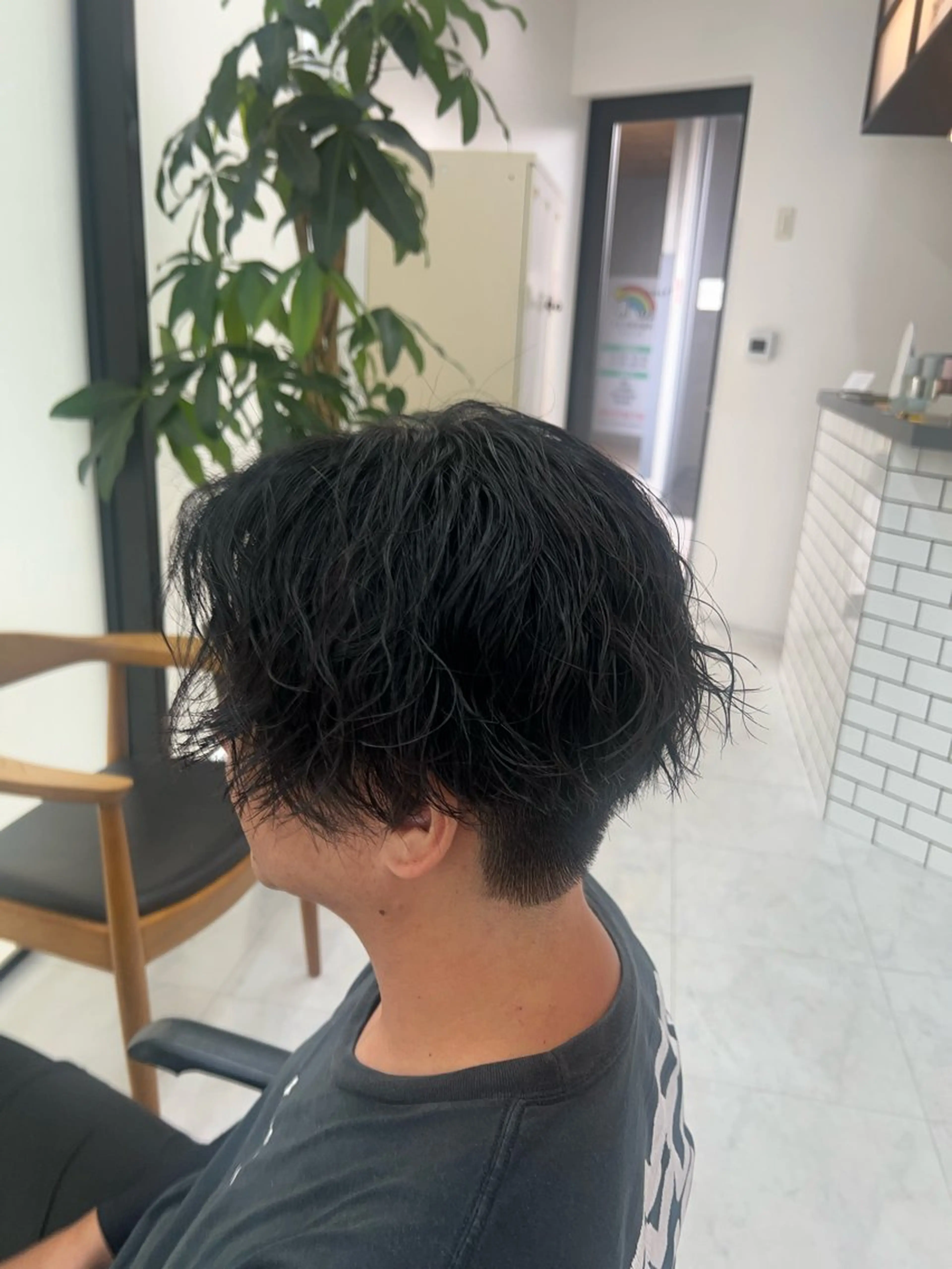 パーマ メンズ ダブルカラー寒色系 ボリューム改善ハヤトのヘアスタイル