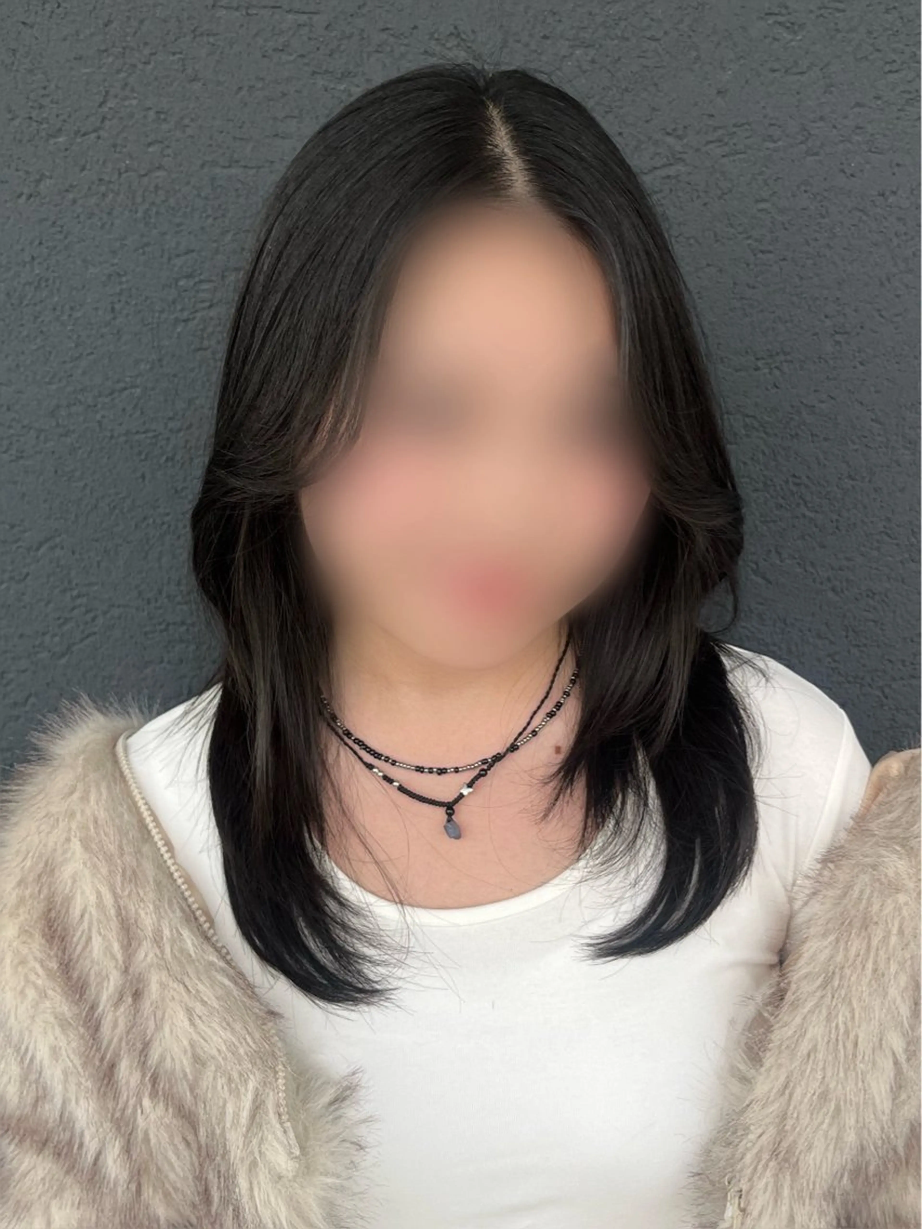 セミロング くびれヘア レイヤーカット カット 韓国リアルハッシュ レイヤーカットのヘアスタイル