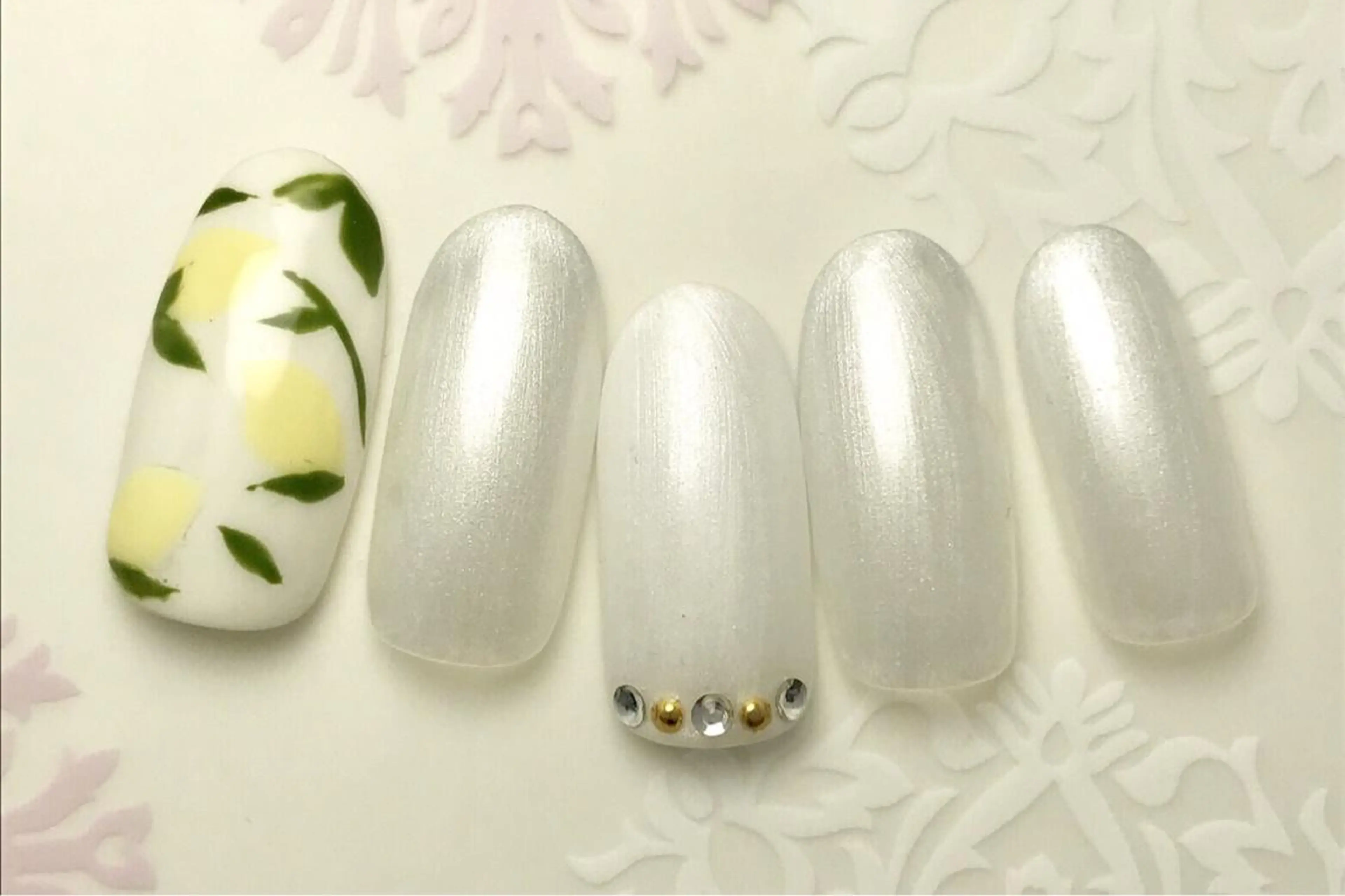 ネイル ストーンネイル Verest 西荻窪のネイルデザイン