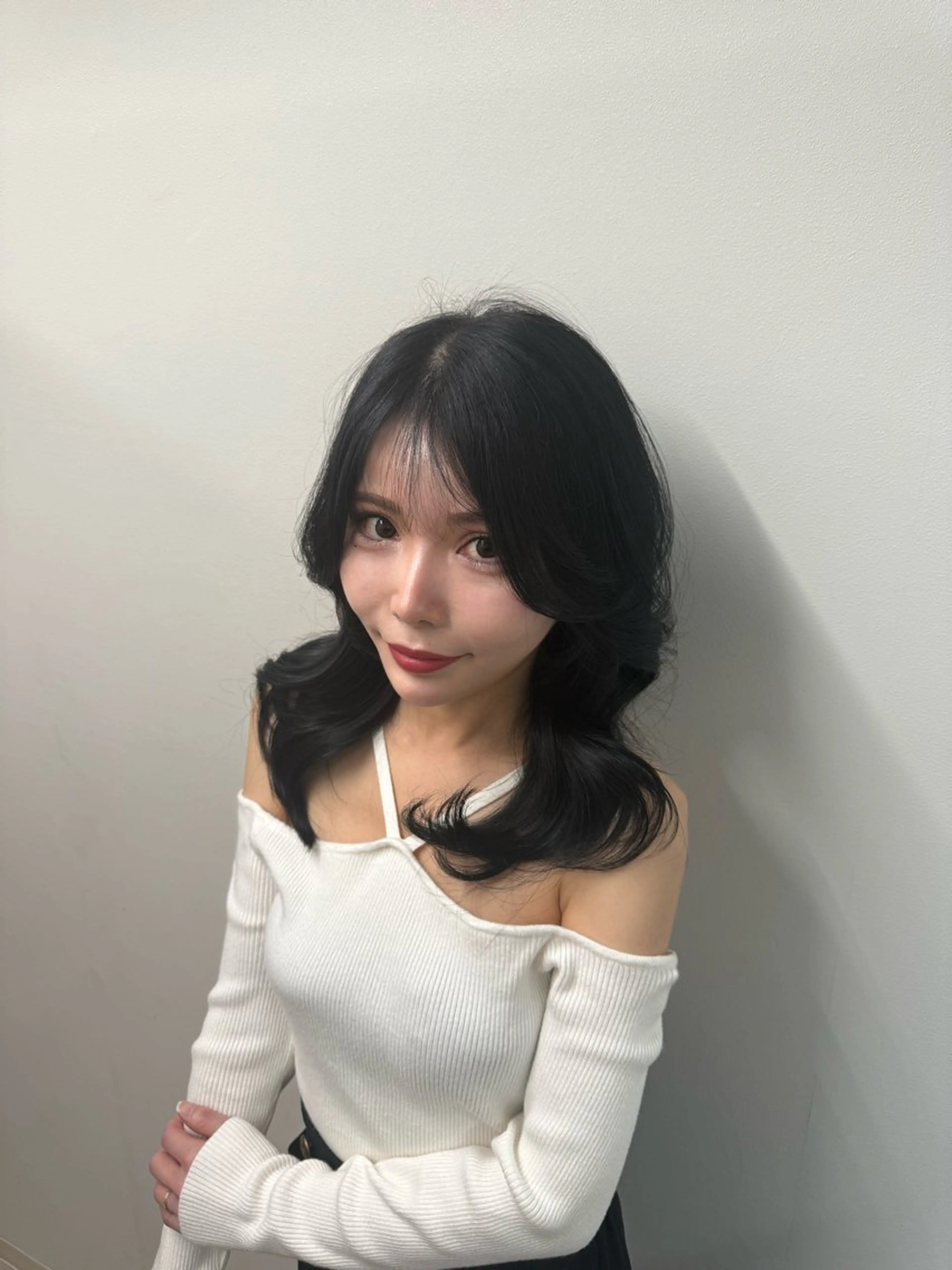 セミロング WATARU/ 韓国風巻き髪のヘアスタイル