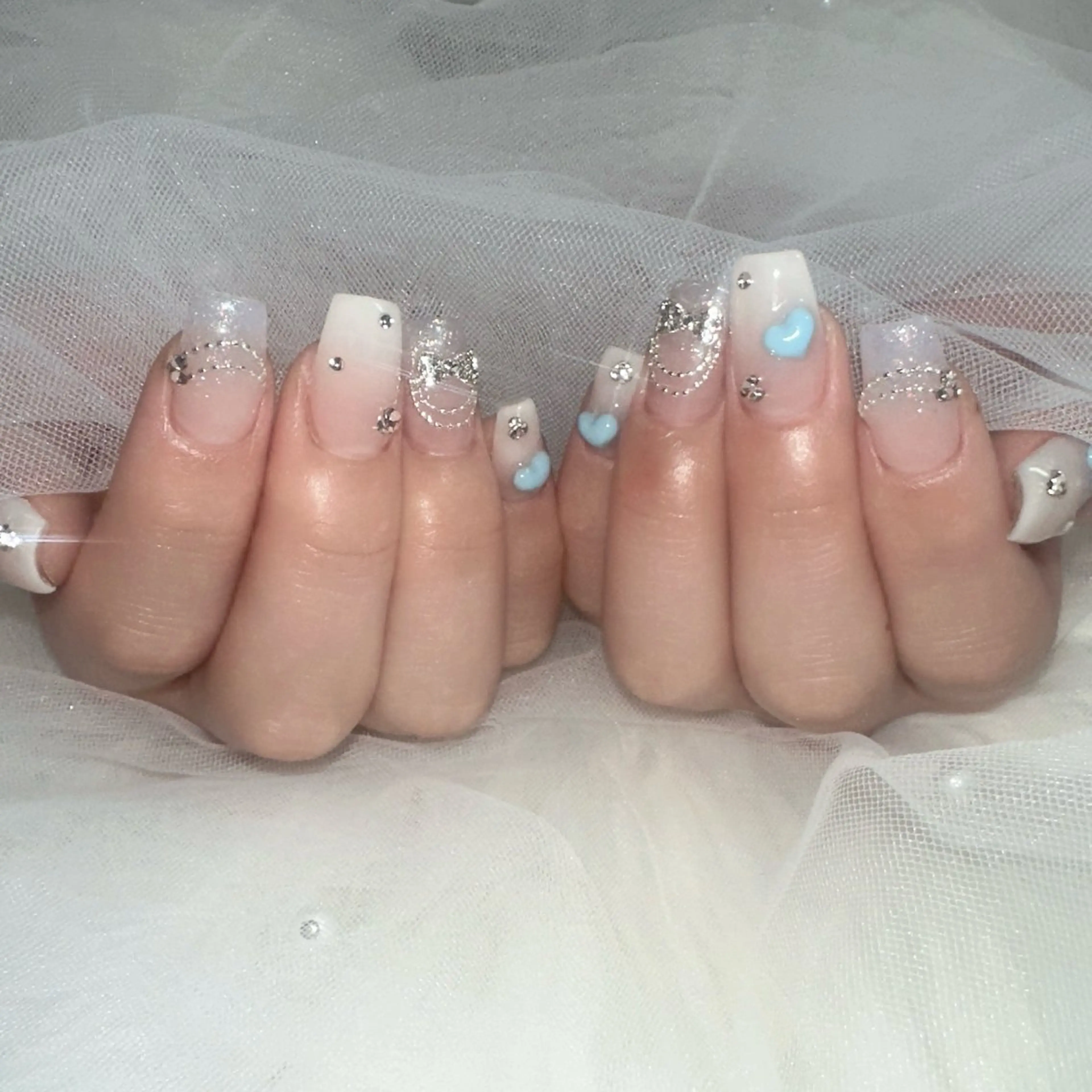 ネイル アートネイル ジェルネイル グラデーション キラキラネイル ラメ(グリッター) Viola. 優花のネイルデザイン