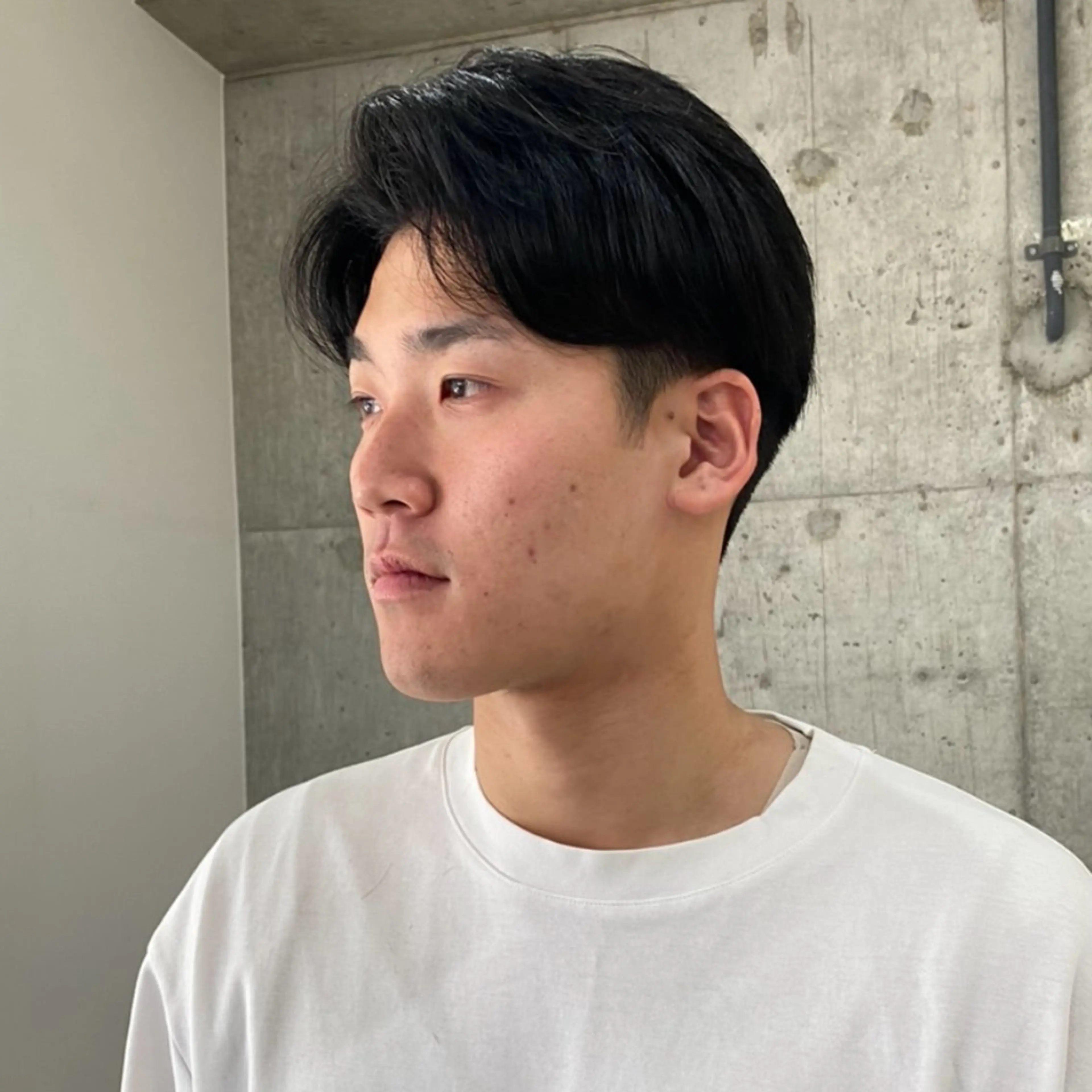 ショート メンズ センターパート 刈り上げ センターパート/ニ ュアンスパーマのヘアスタイル