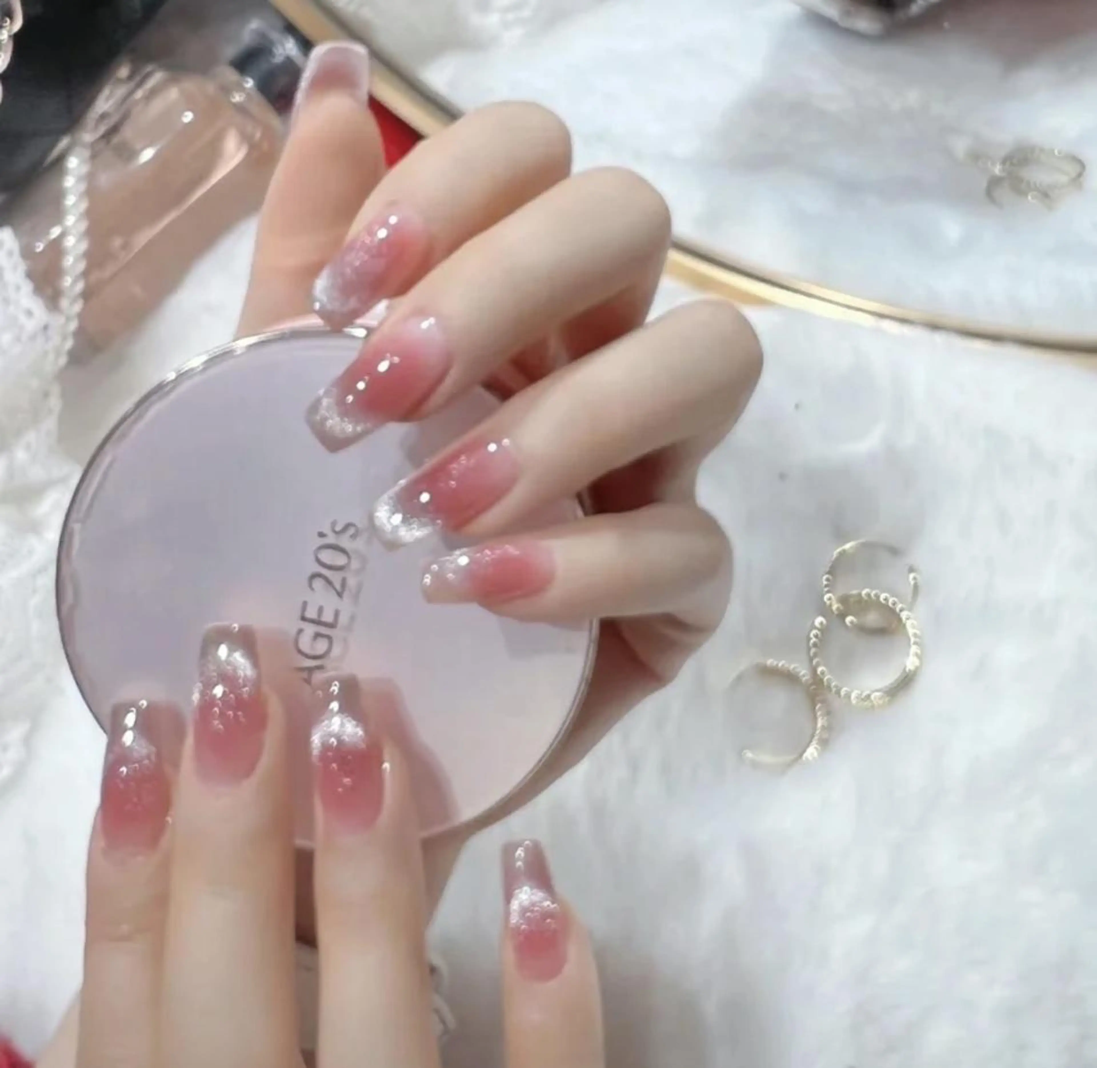 ネイル アートネイル 長さ出し ネイルチップ Queens ciciのネイルデザイン