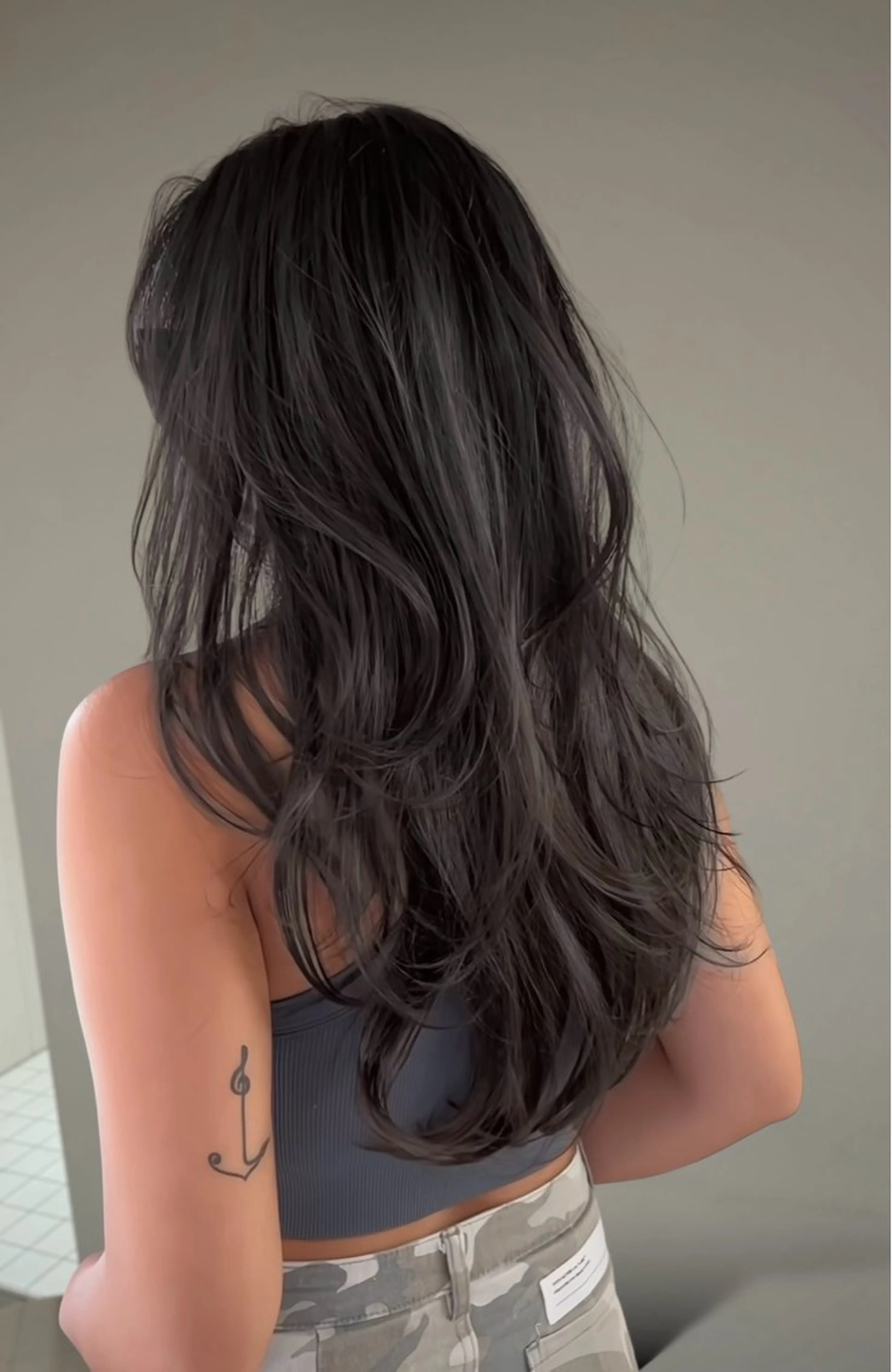 セミロング カラー ブリーチ ケア剤オタク×海外 ヘア長谷川裕起のヘアスタイル