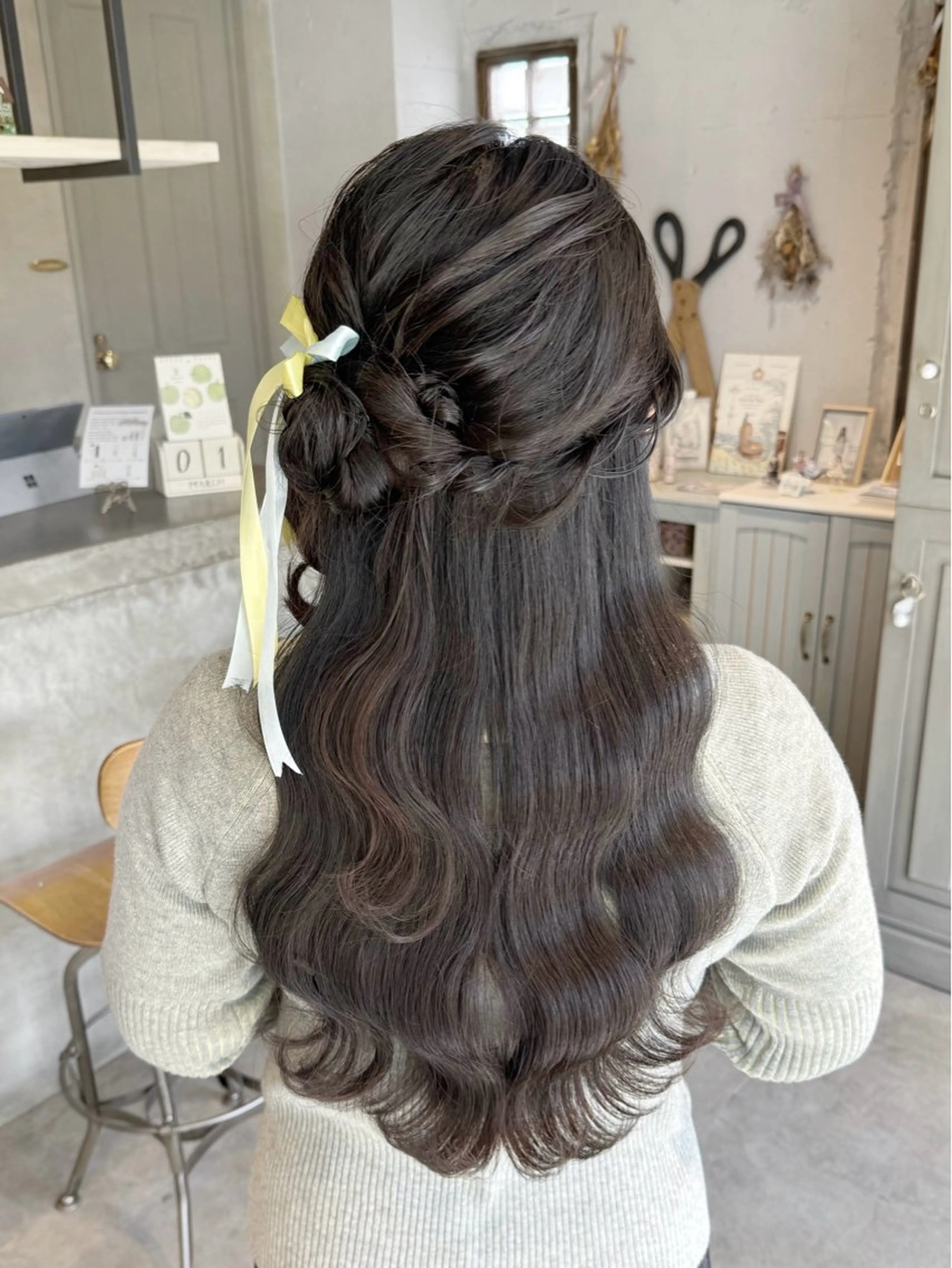 ロング ヘアアレンジ 結婚式・ブライダル ヘアセット 🫧ブリーチなし 透明感カラーゆん🫧のヘアスタイル