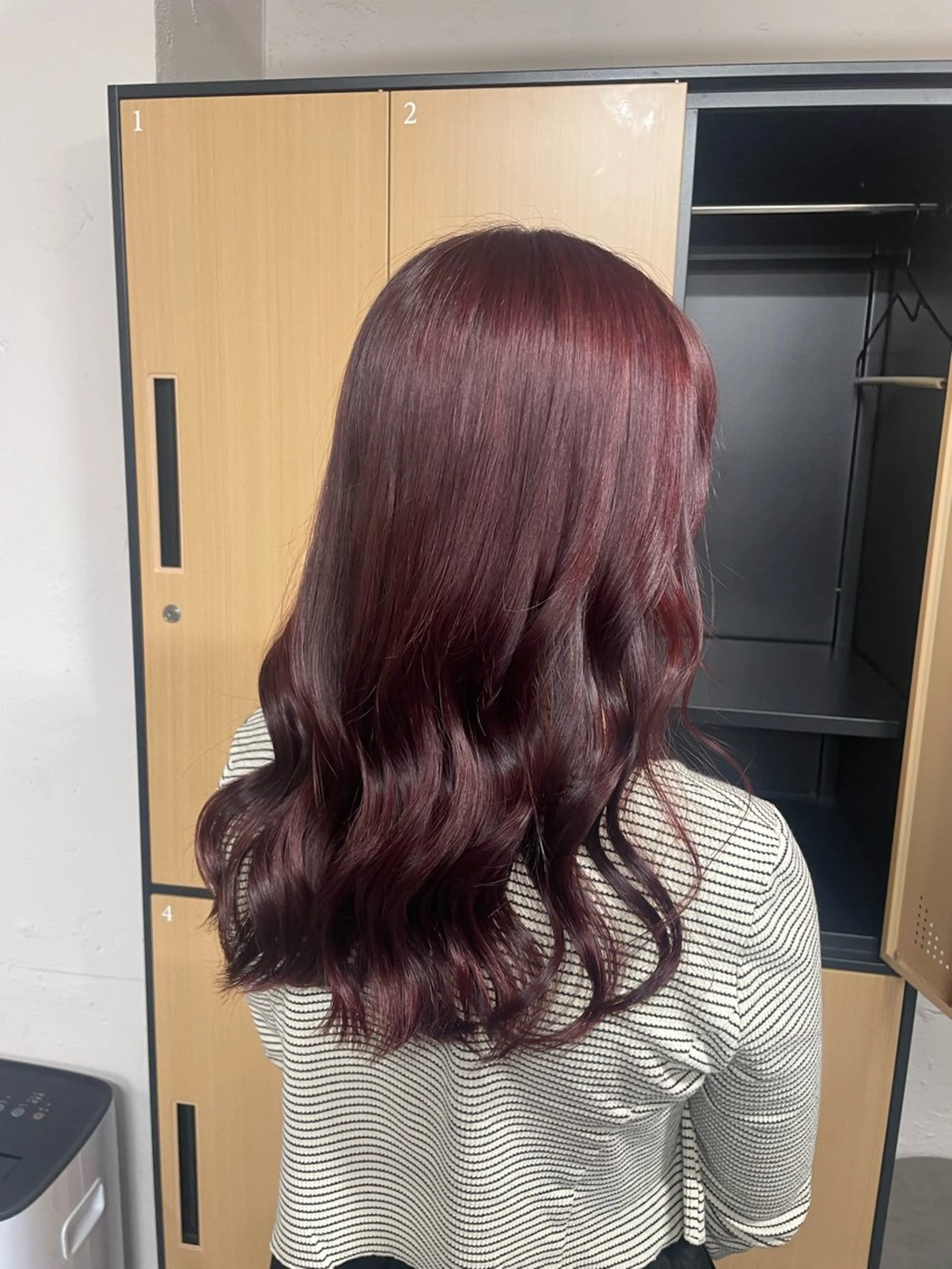 セミロング カット ヘアカラー tokute 中野真咲🐺のヘアスタイル