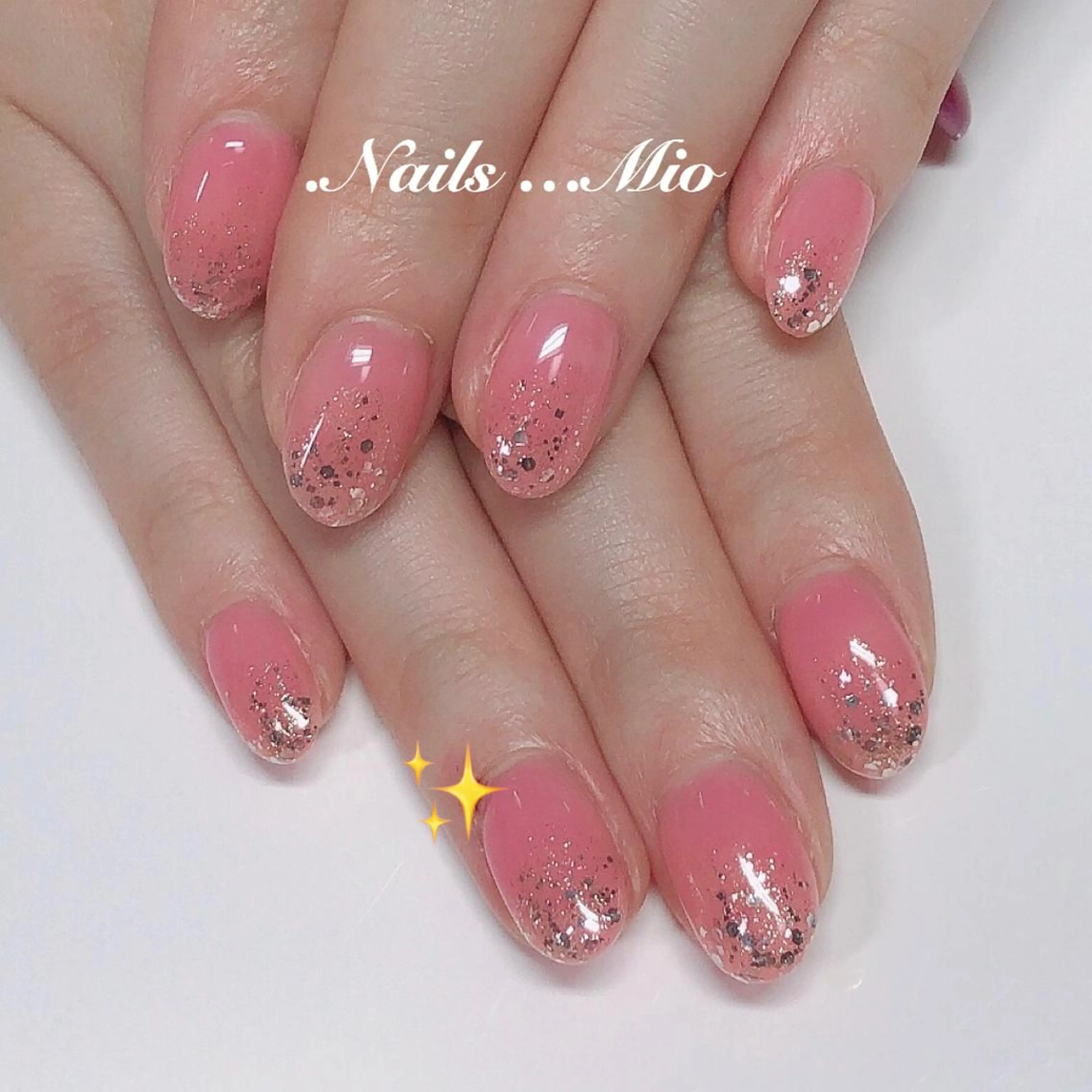 ネイル ジェルネイル グラデーション ラメ(グリッター) ラメグラデーション ワンカラーネイル .Nails Mio 赤羽西ネイルサロンのネイルデザイン
