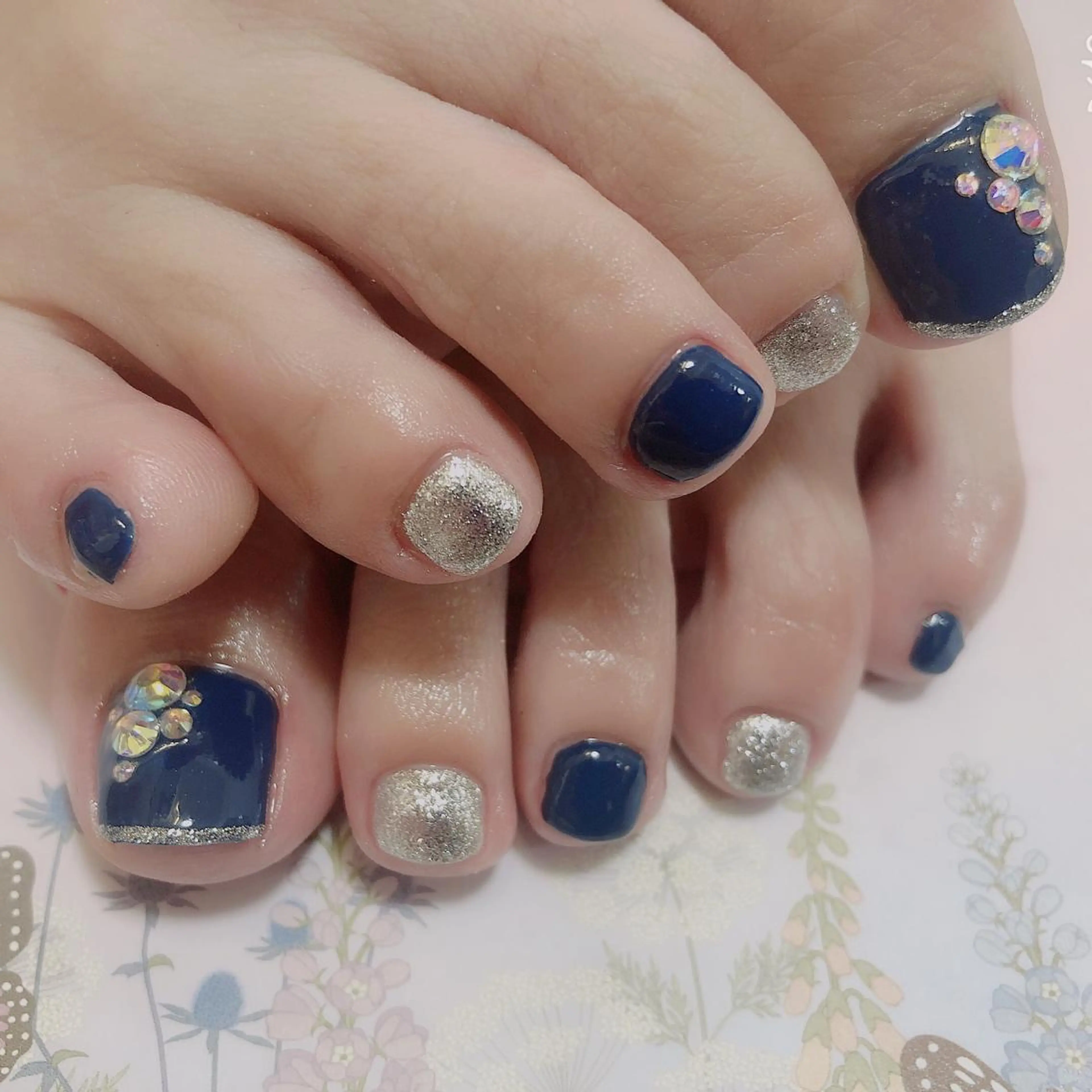 ネイル フットネイル ネイルサロンエクラ 🫧Shizukaのネイルデザイン