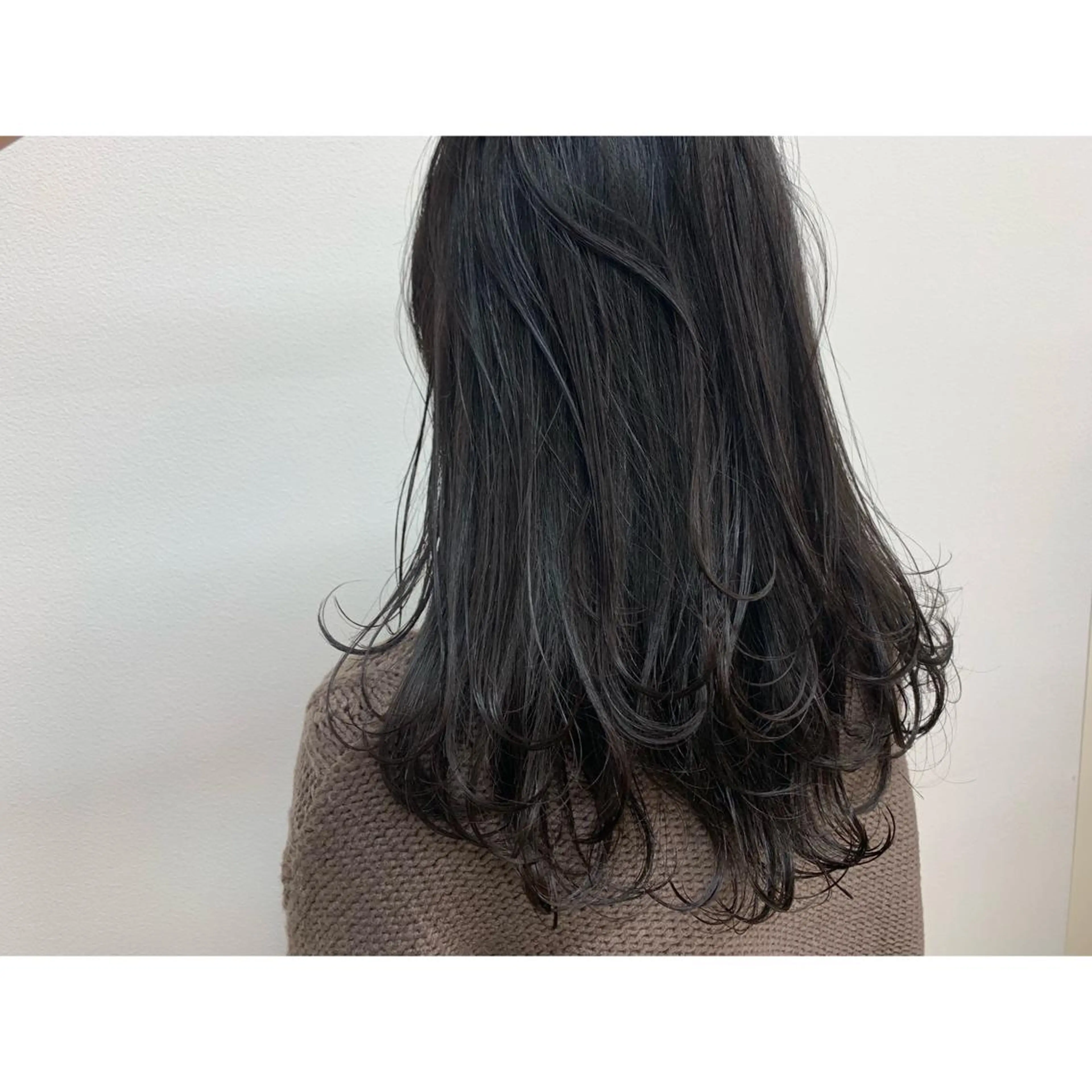 ロング カラー カット ヘアカラー トリートメント 大平 京佳のヘアスタイル