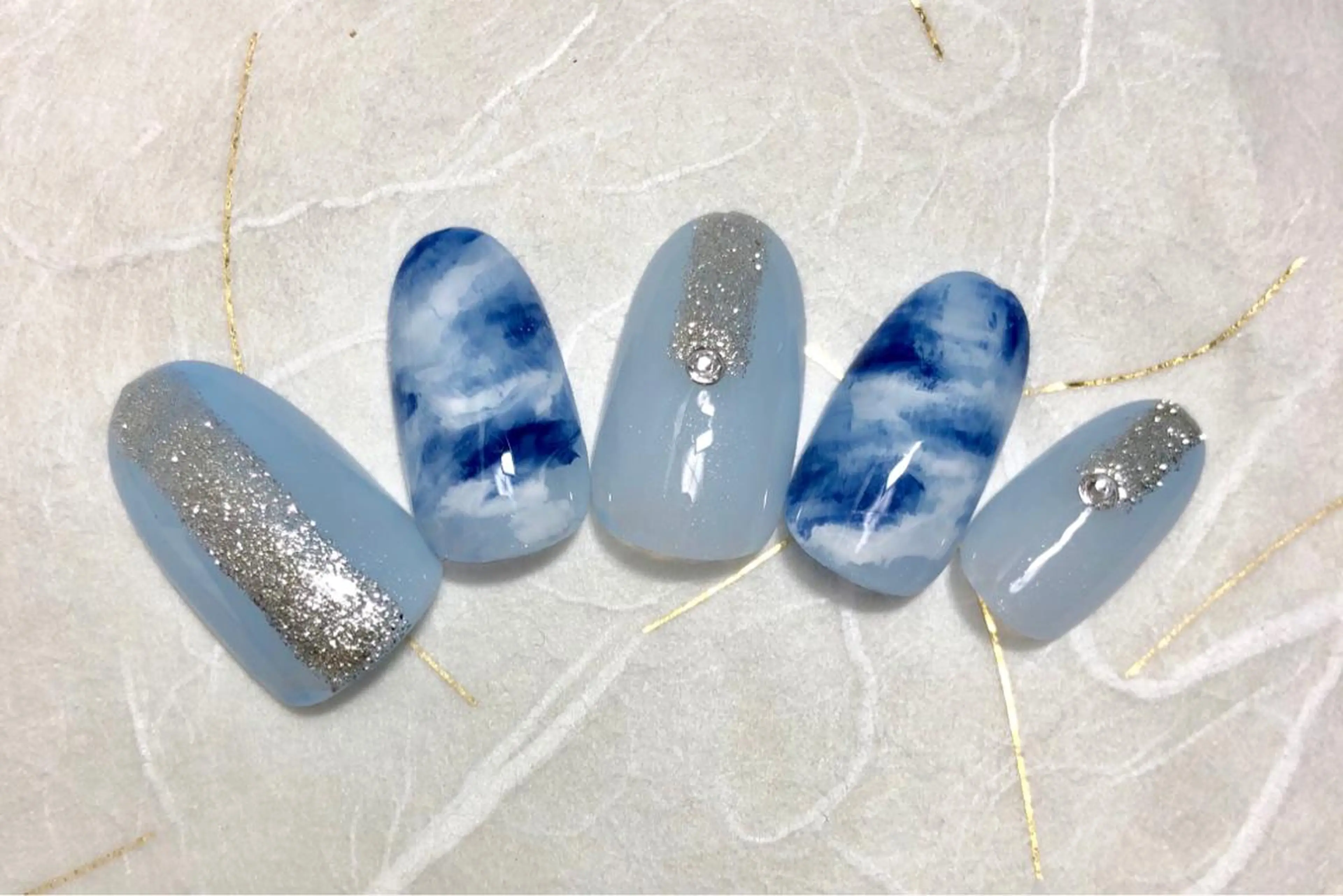 ネイル ラメ(グリッター) シルバー ホワイトニング🦷 ネイル💅LEAのその他イメージ