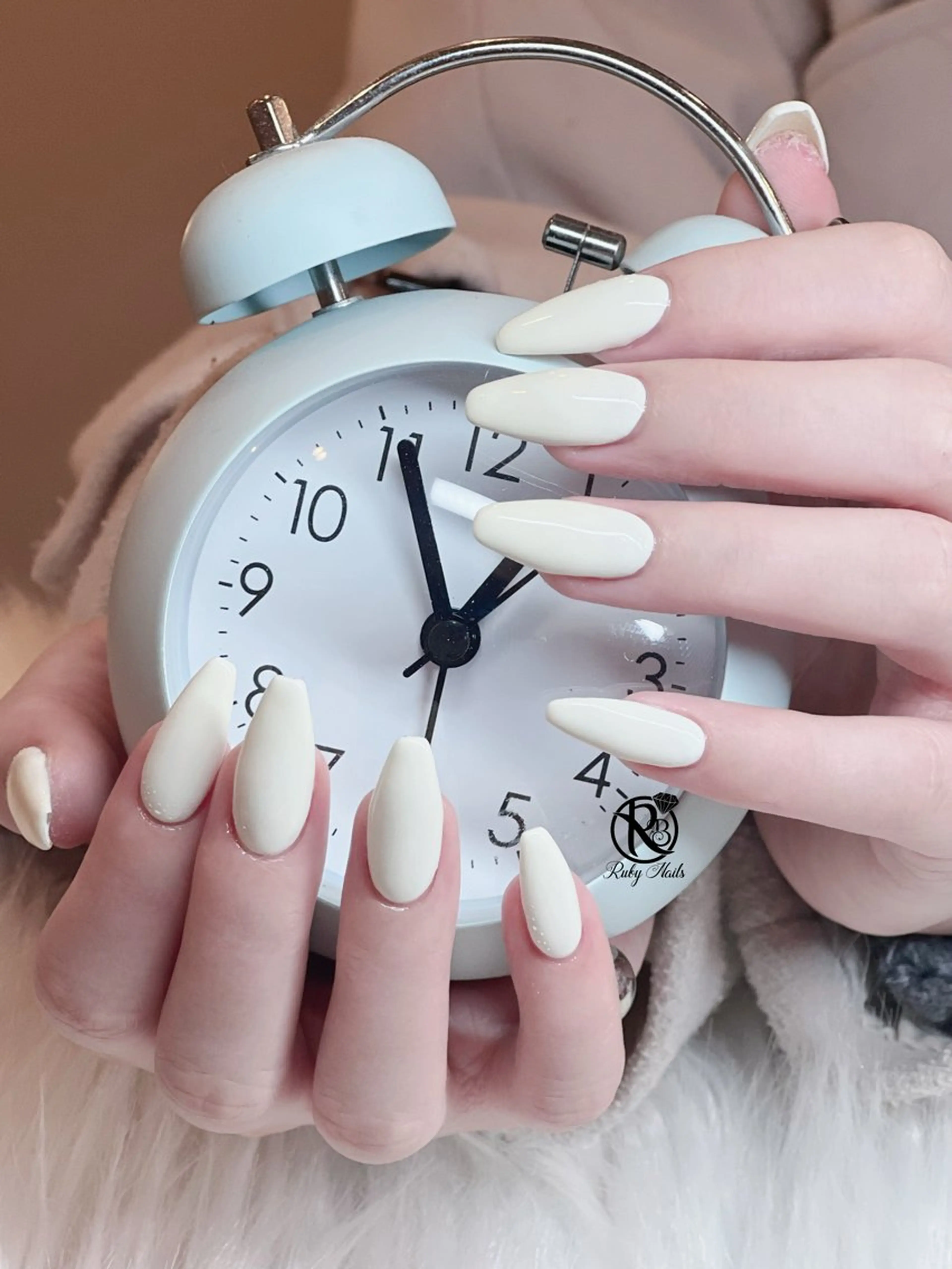 ネイル ボルドー ブラウン チークネイル ドット フットネイル ハンドネイル CHERRYネイルサロン所属・チェリネイルサロン 霞ヶ関のネイルデザイン