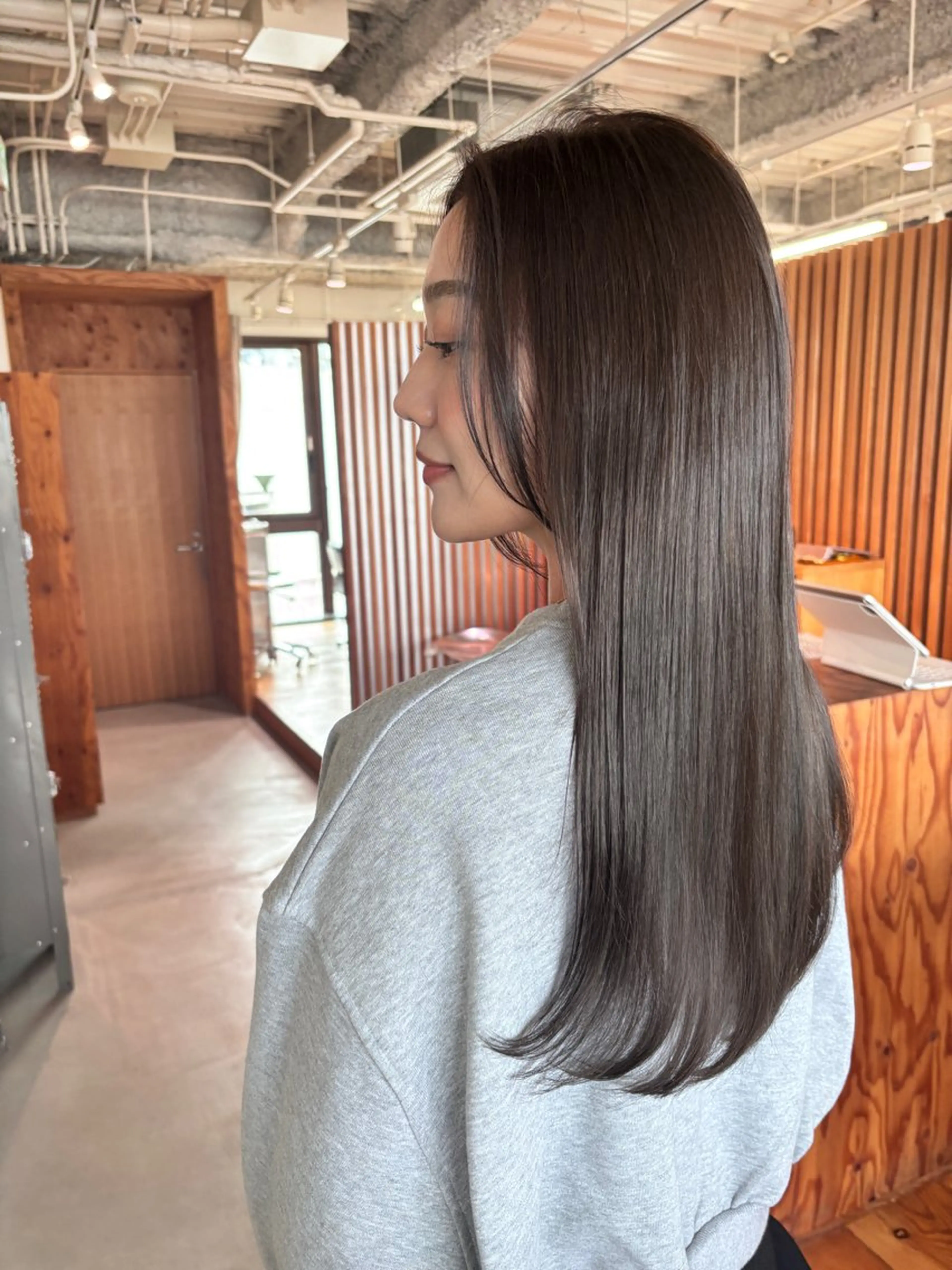 セミロング カット ヘアカラー トリートメント 髪質改善/縮毛矯正 /むらたみぎわのヘアスタイル