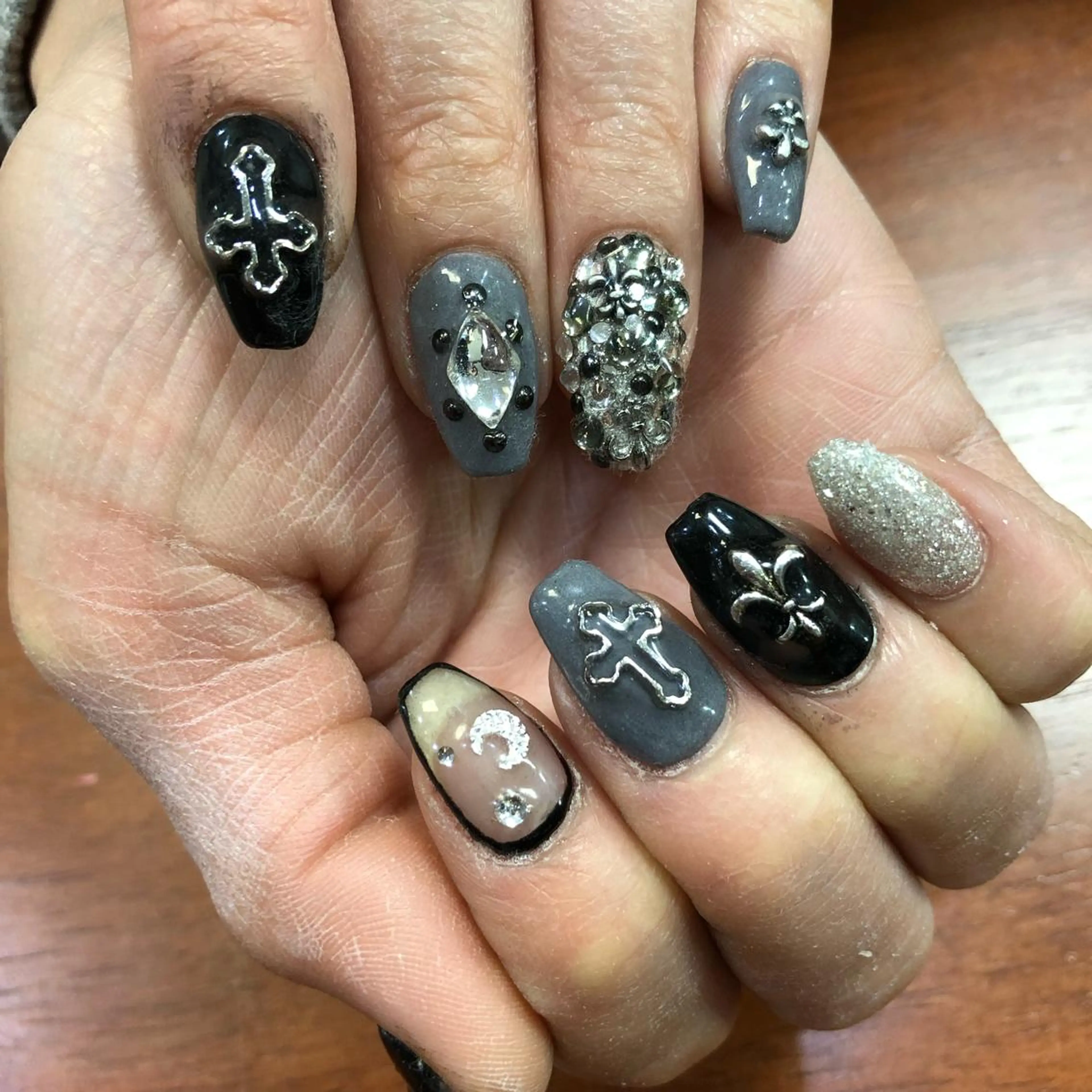 ミディアム ネイル ハンドネイル 《LB》ラブリエ Nail&eyeのマツエク・マツパデザイン