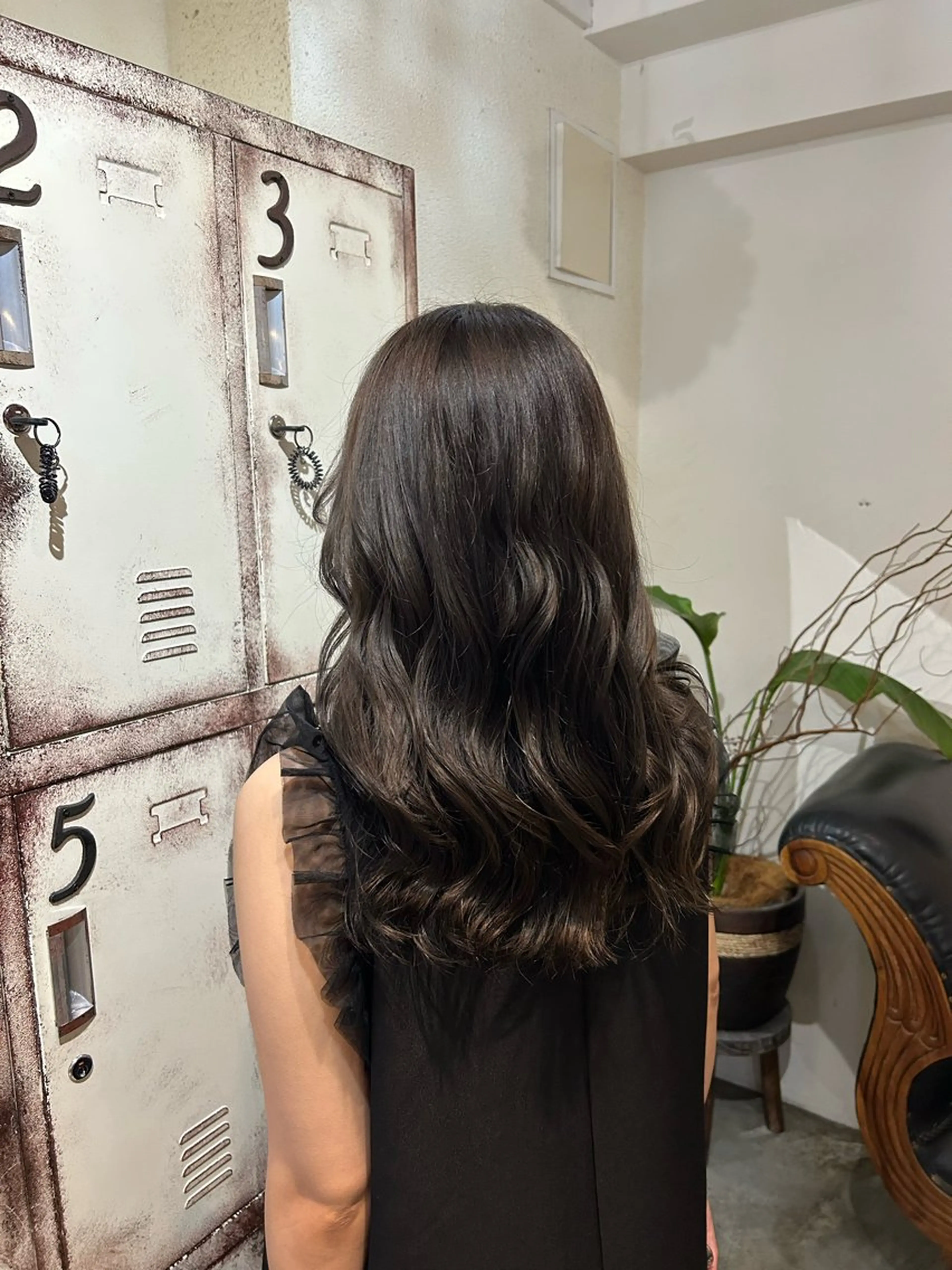 セミロング カラー カット ヘアカラー トリートメント ヘッドスパ putri 川邉 優花のヘアスタイル