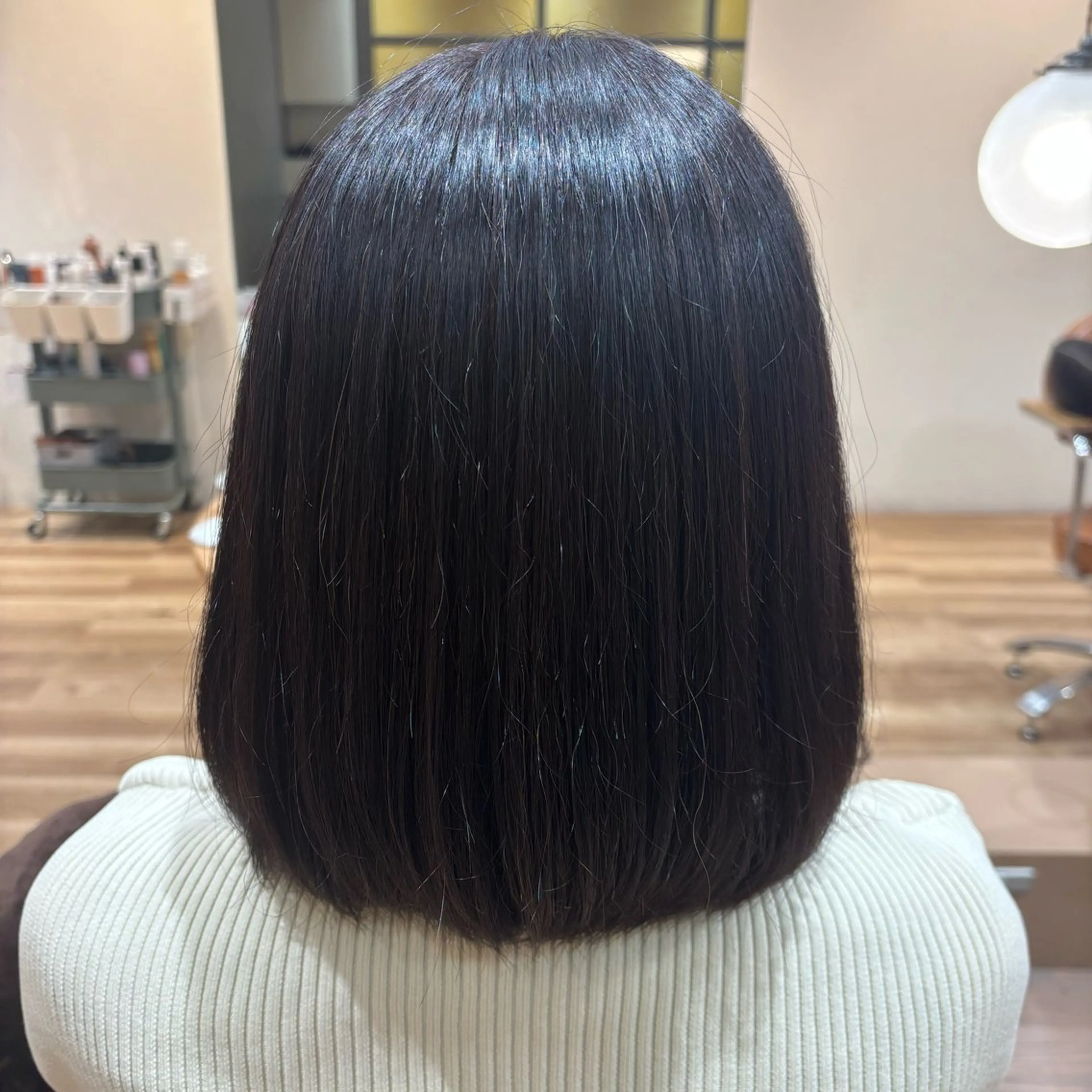 ミディアム ボブ レイヤーカット 小西 七菜子のヘアスタイル