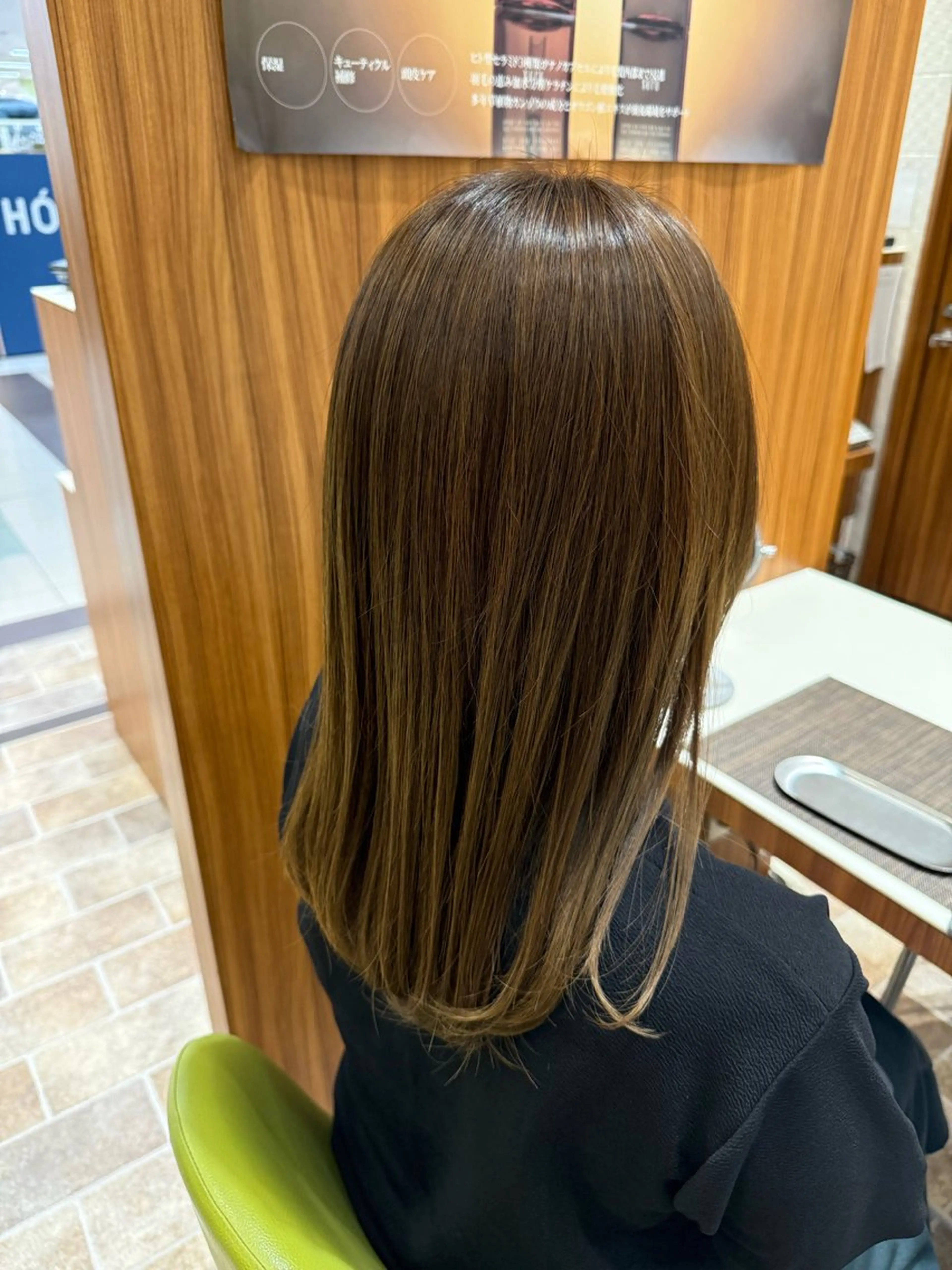 ロング ヘアカラー 服部 涼乃のヘアスタイル