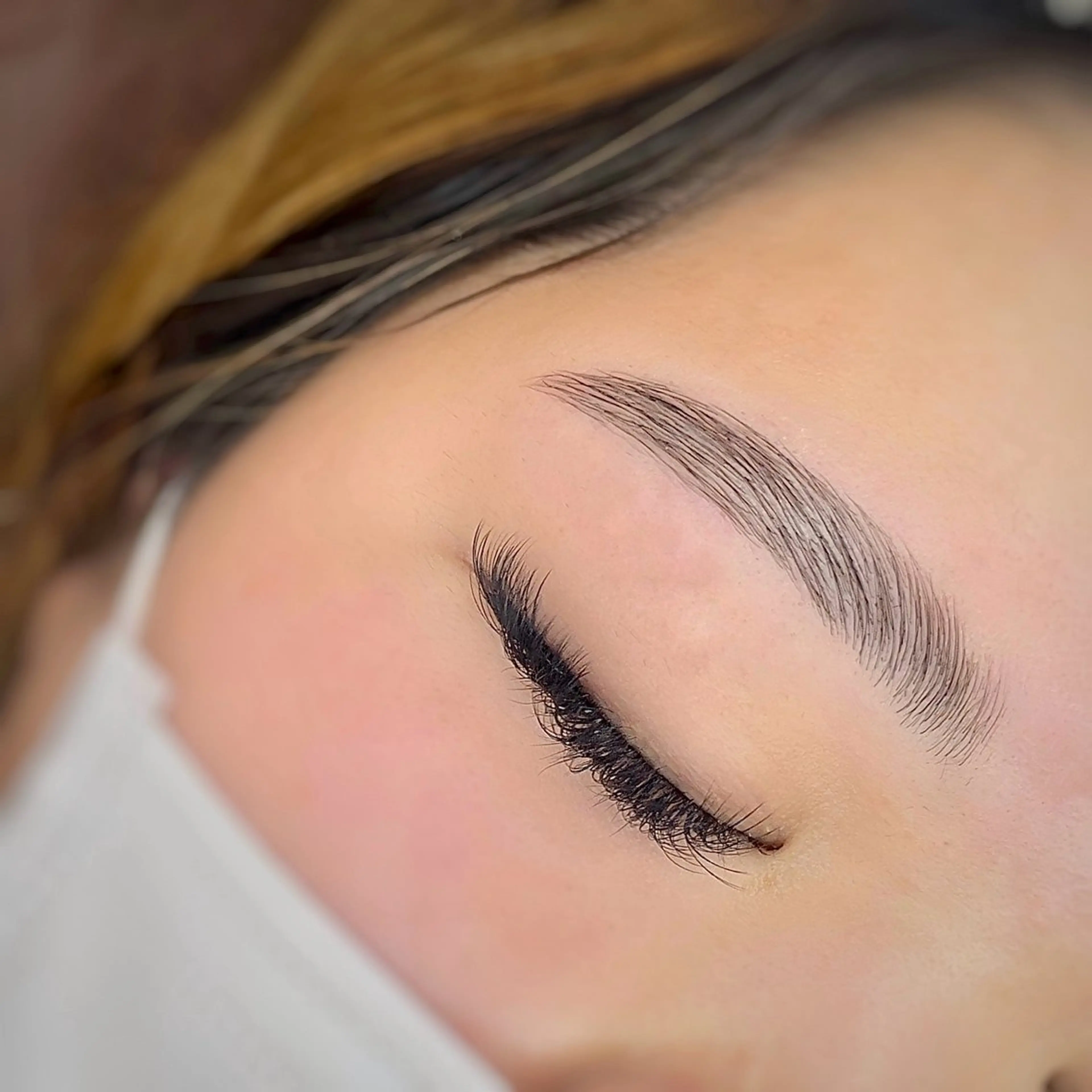 アイブロウ Lanieina/ Rinaのエステ・リラクイメージ