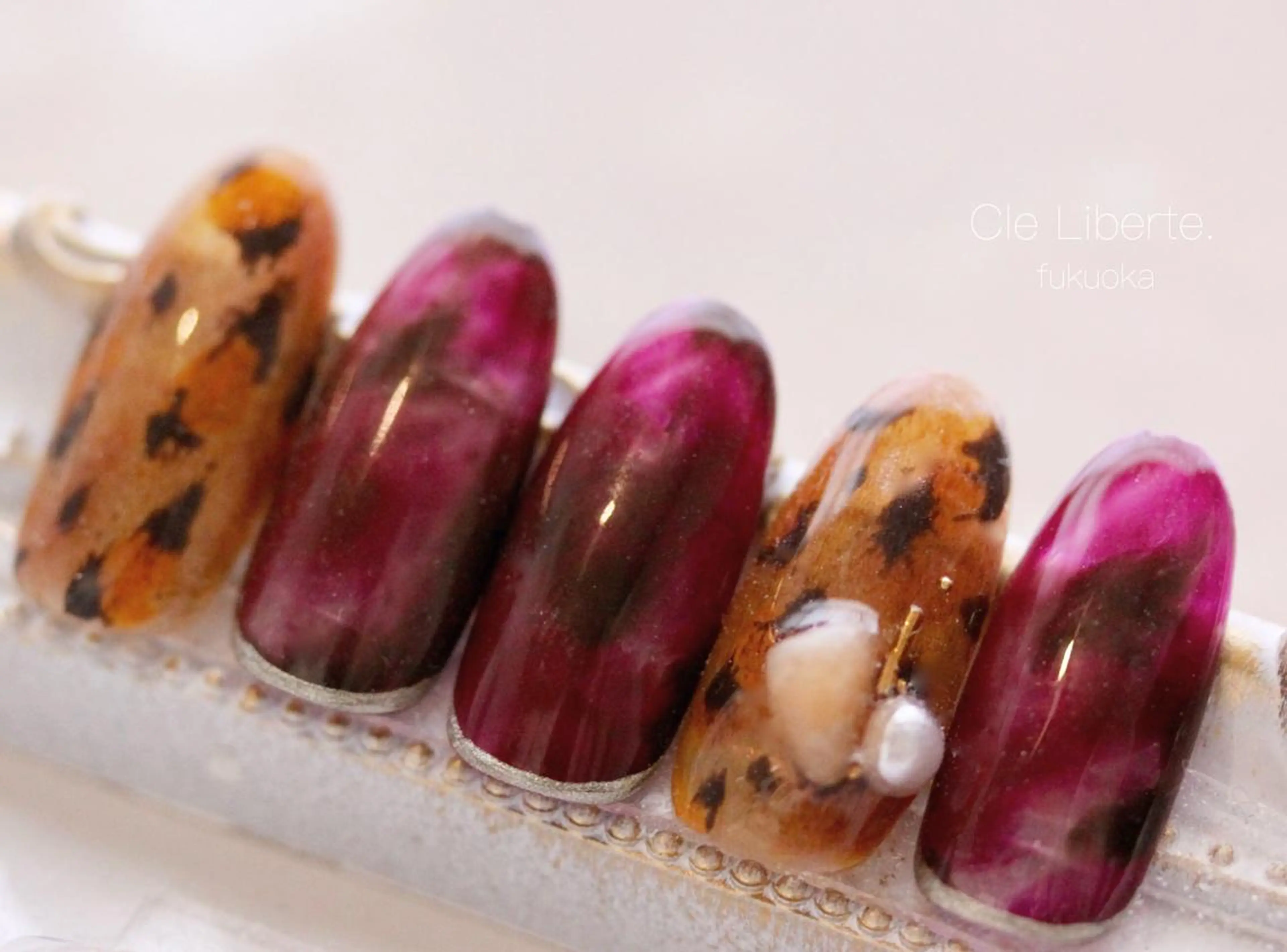 ネイル アニマル柄 Elio 国泰寺のネイルデザイン