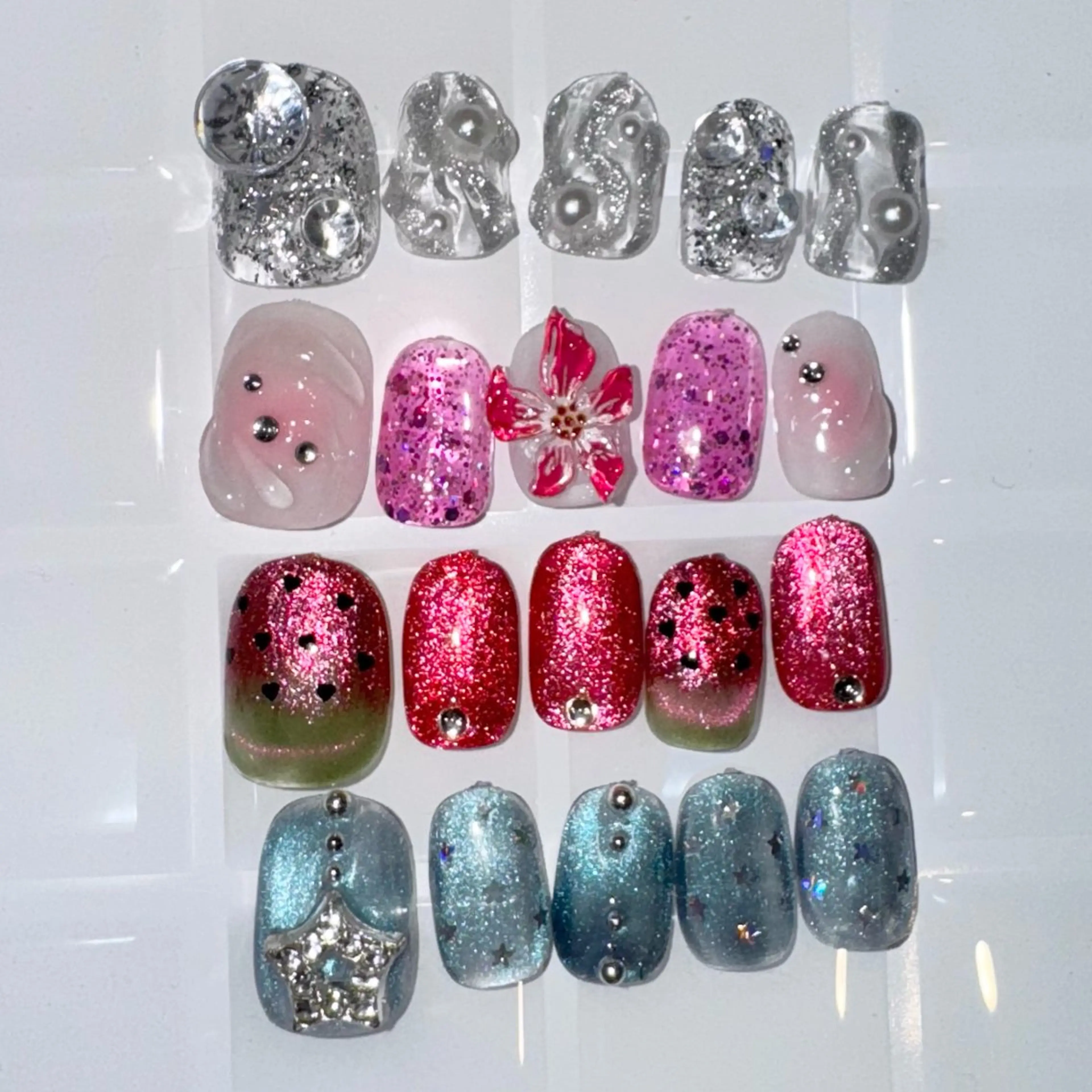 ネイル RIEKO🍒 ワンホン♡推しネイルのネイルデザイン