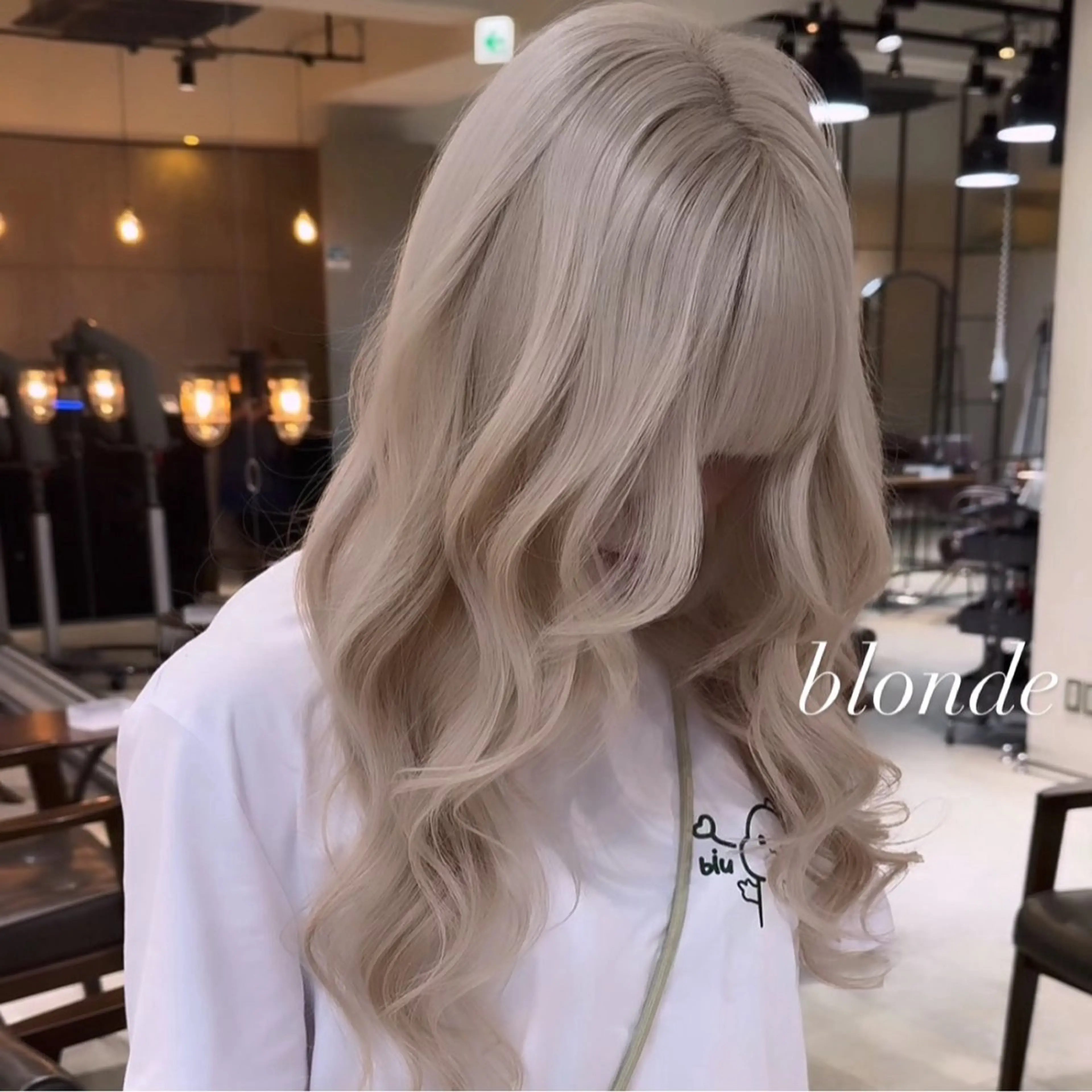 ロング カラー カット ヘアカラー トリートメント ヘアセット 💜ハイトーン💛 マジカルかいちゃんのヘアスタイル