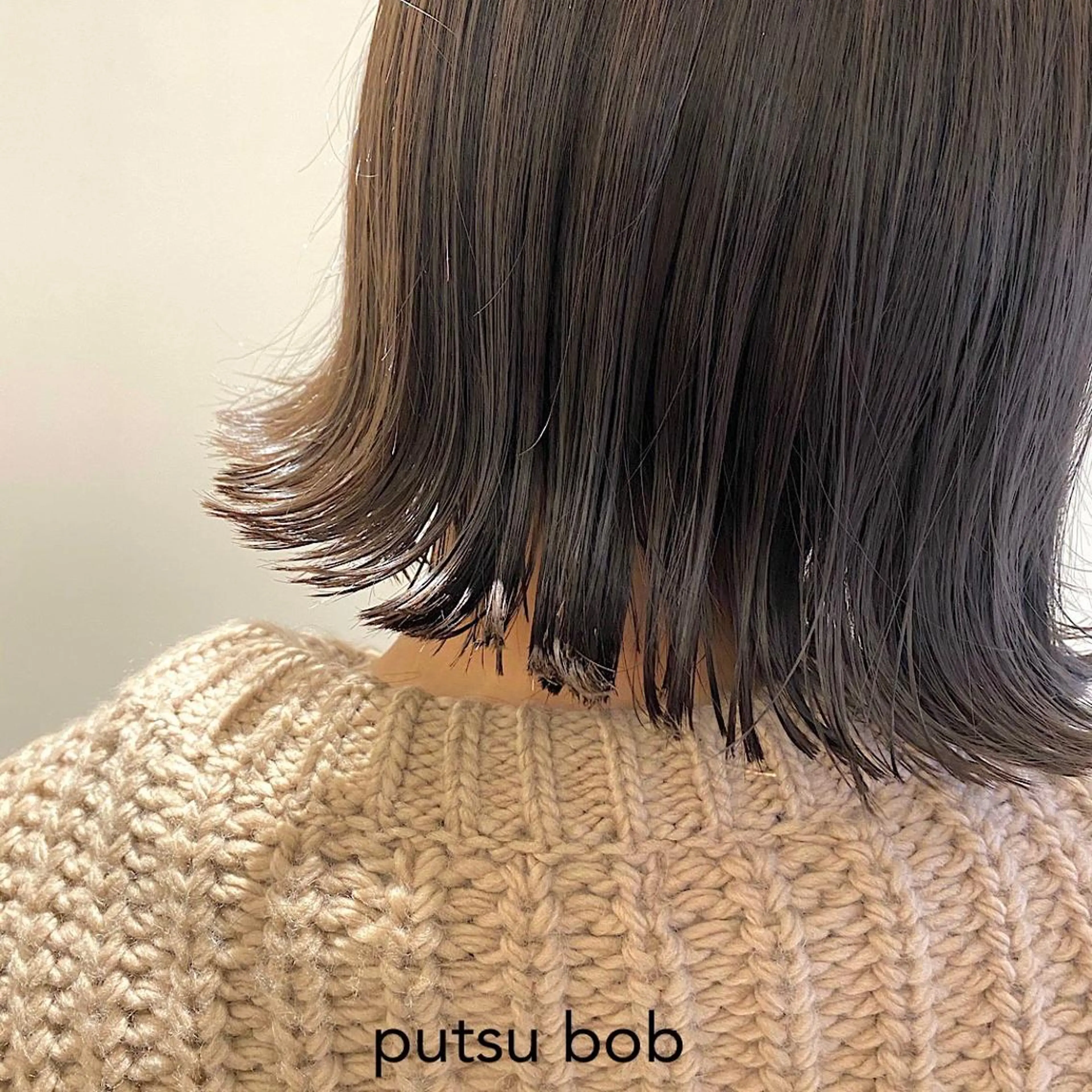 ショート 切りっぱなしボブ ボブ 外ハネヘア センターパート/ 暖色カラーayuのヘアスタイル