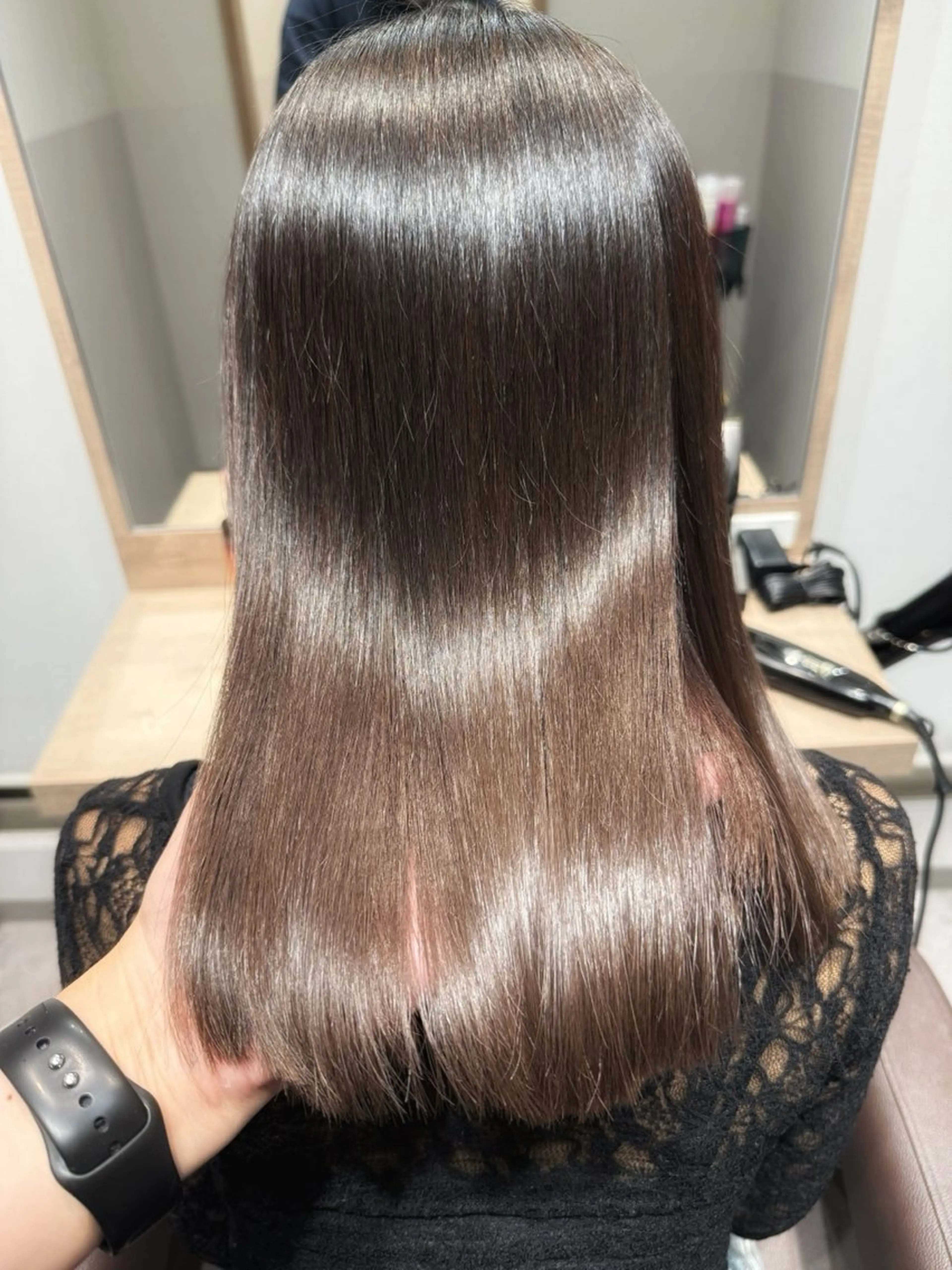 カット＋ケアカラー＋髪質改善水素トリートメント【ULTOWA】の写真