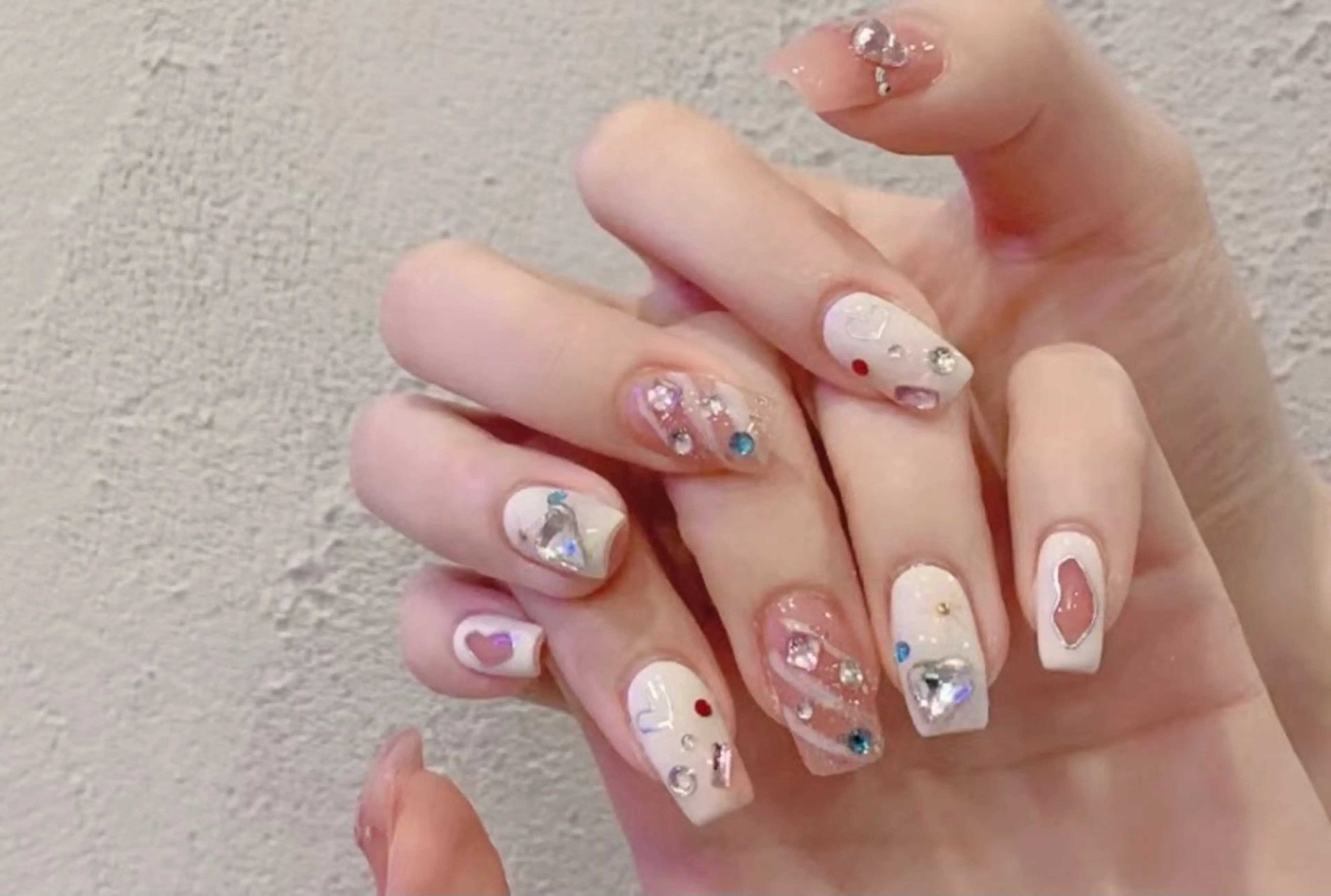 ネイル D-BEAUTY Nailsalonのネイルデザイン