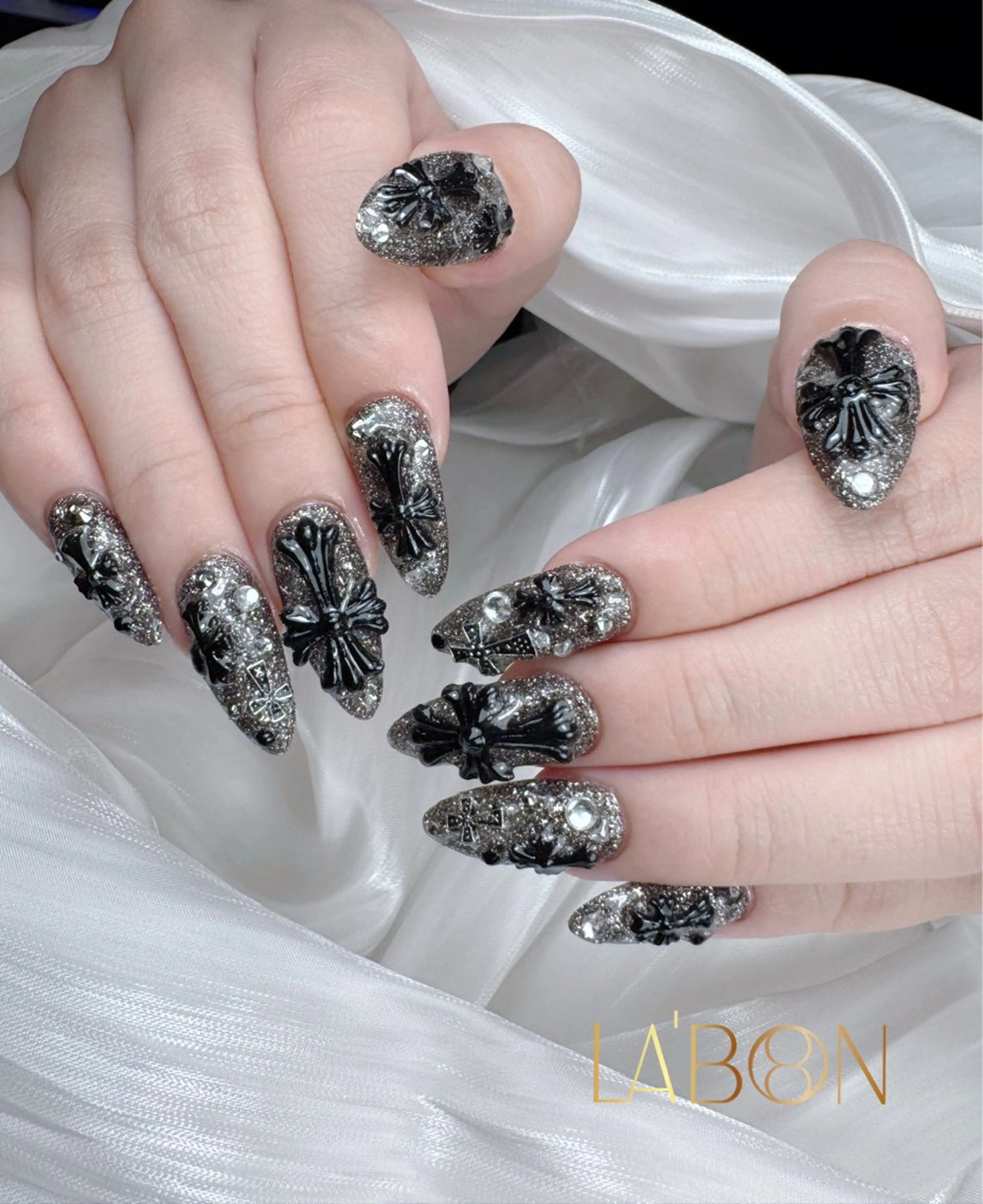 ネイル ジェルネイル ラメ(グリッター) シルバー Labon Nails Artのネイルデザイン