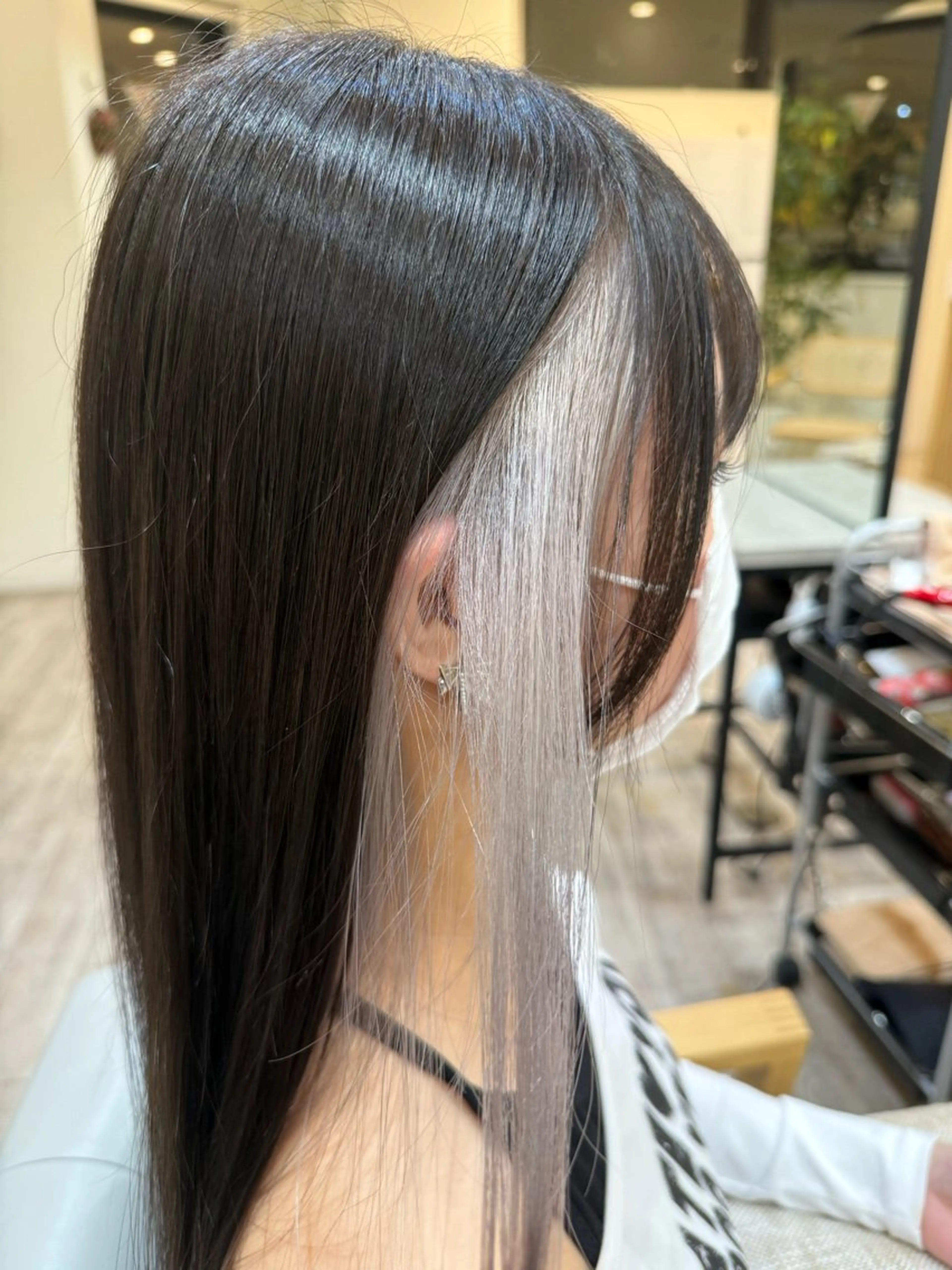 ロング カラー クロギ リョウのヘアスタイル