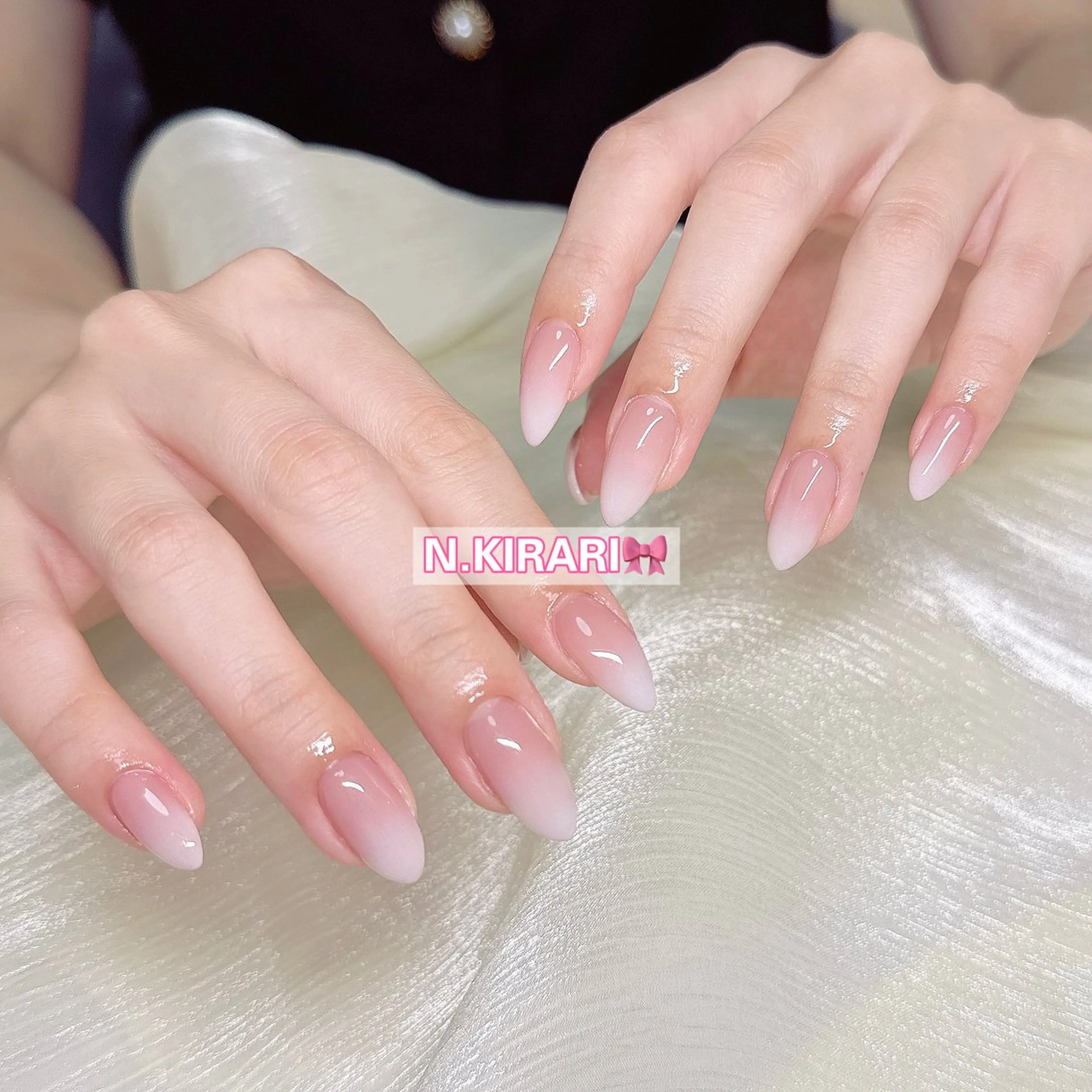 《ハンド》ふんわりと指先になじむベービーブーマー、カラーグラ¥6200 (初回オフ無料ケア込み)の写真