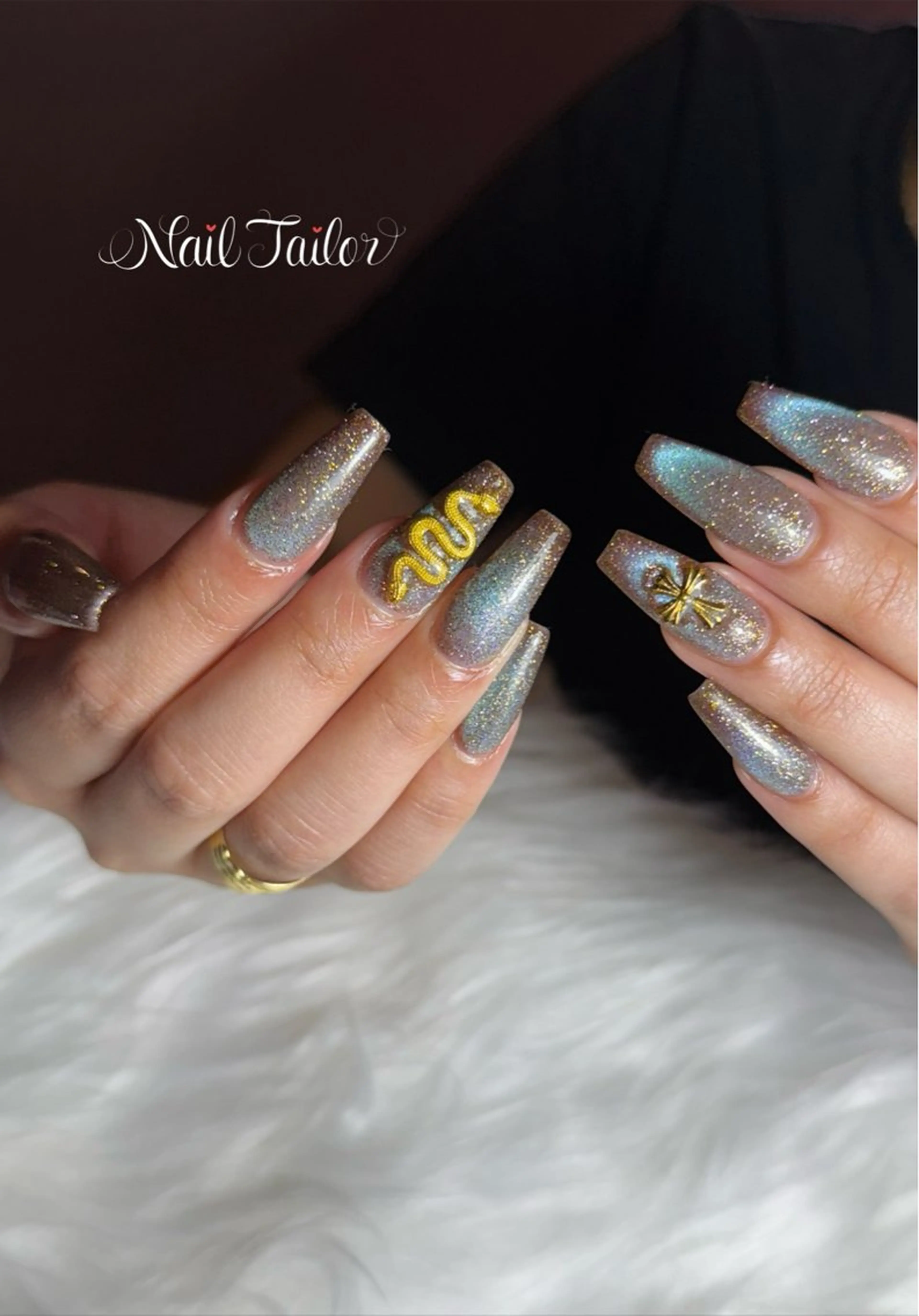 ネイル ブルー 長さ出し フラッシュネイル フラッシュマグ ゴールド ハンドネイル NailTailor ネイルテイラーのネイルデザイン