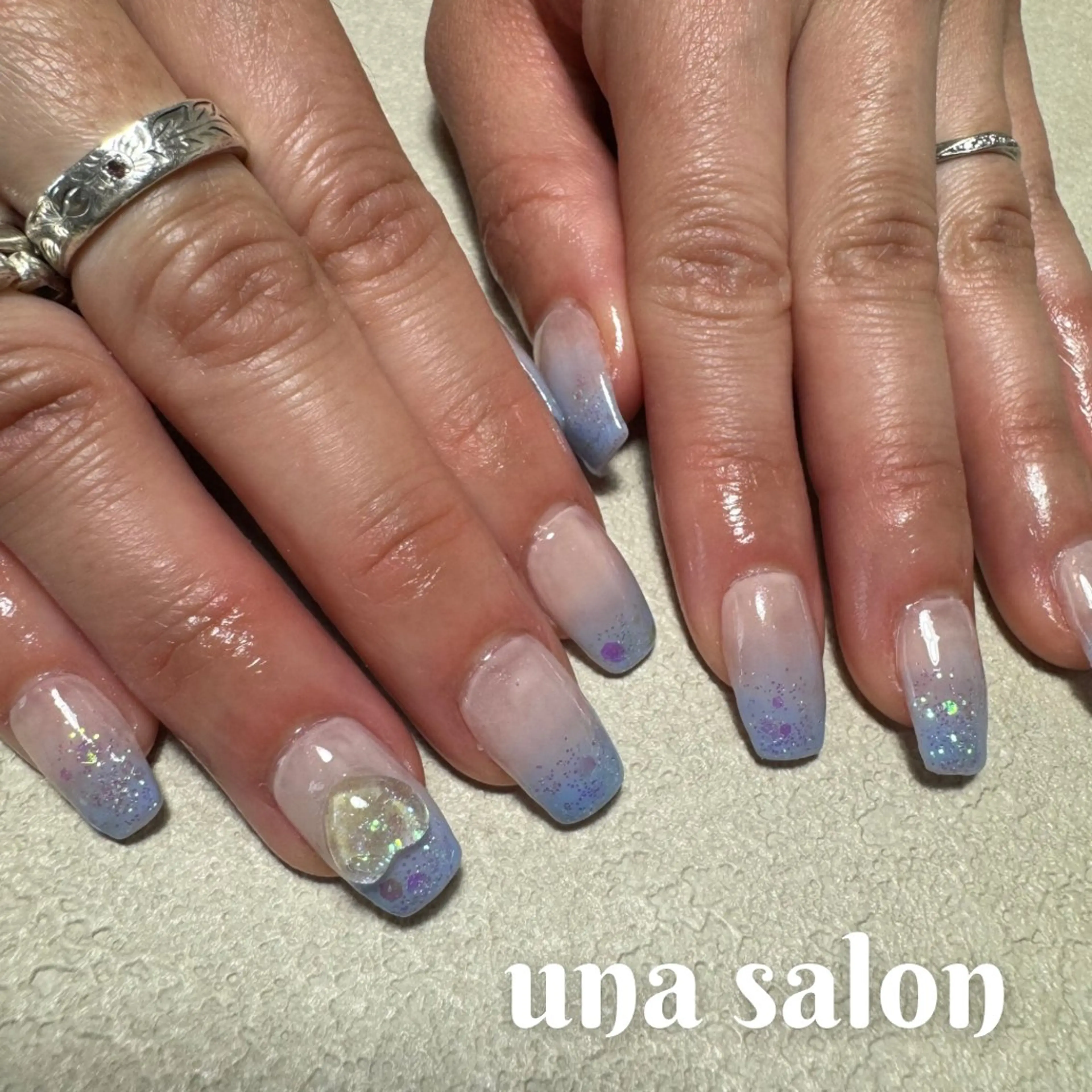 ネイル グラデーション キラキラネイル una salon / ネイル&顔脱毛のネイルデザイン