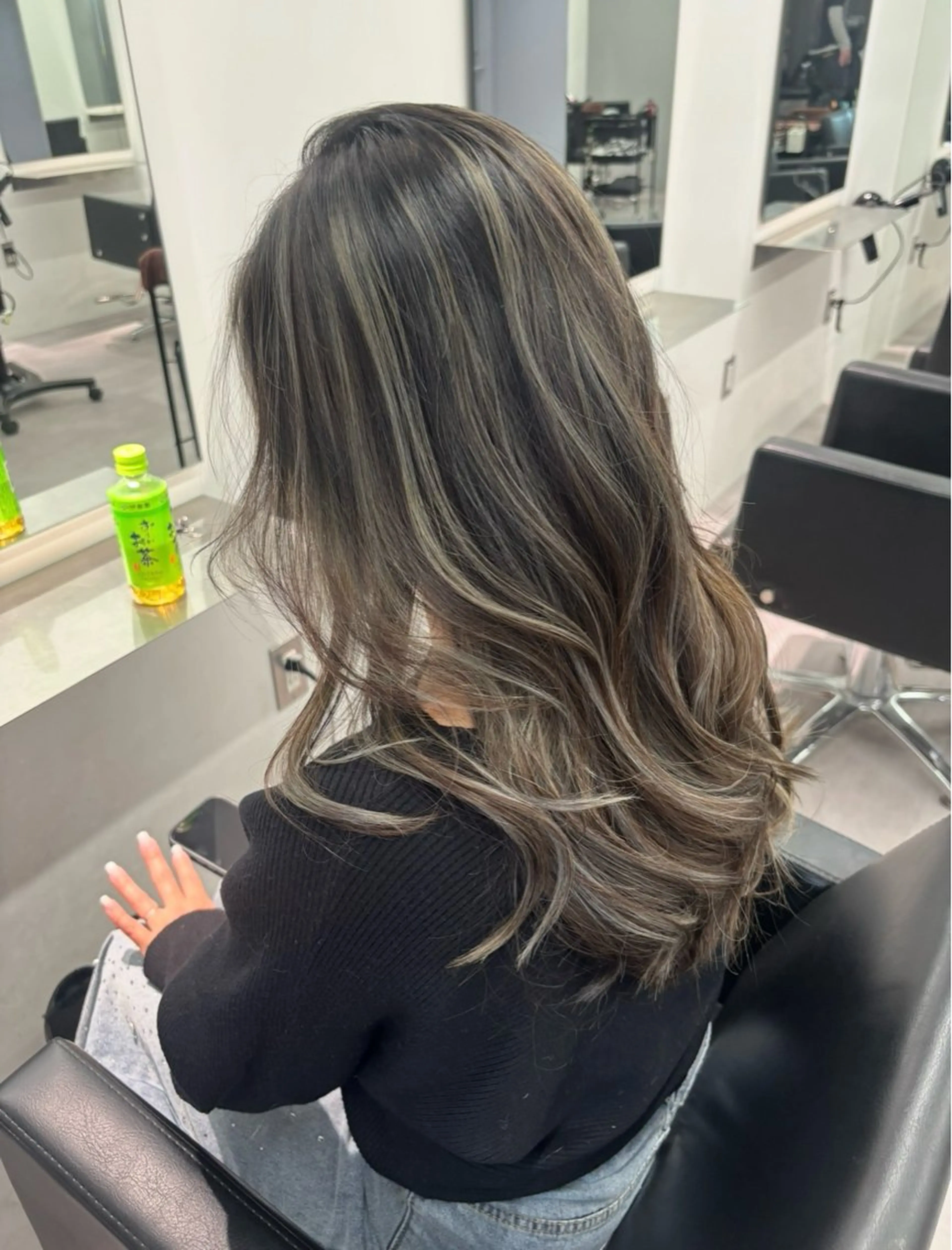 ロング カラー ブリーチ グレージュ ハイライトカラー ハイライト ヘアカラー 松井那津子 /ハイライトブリーチのヘアスタイル