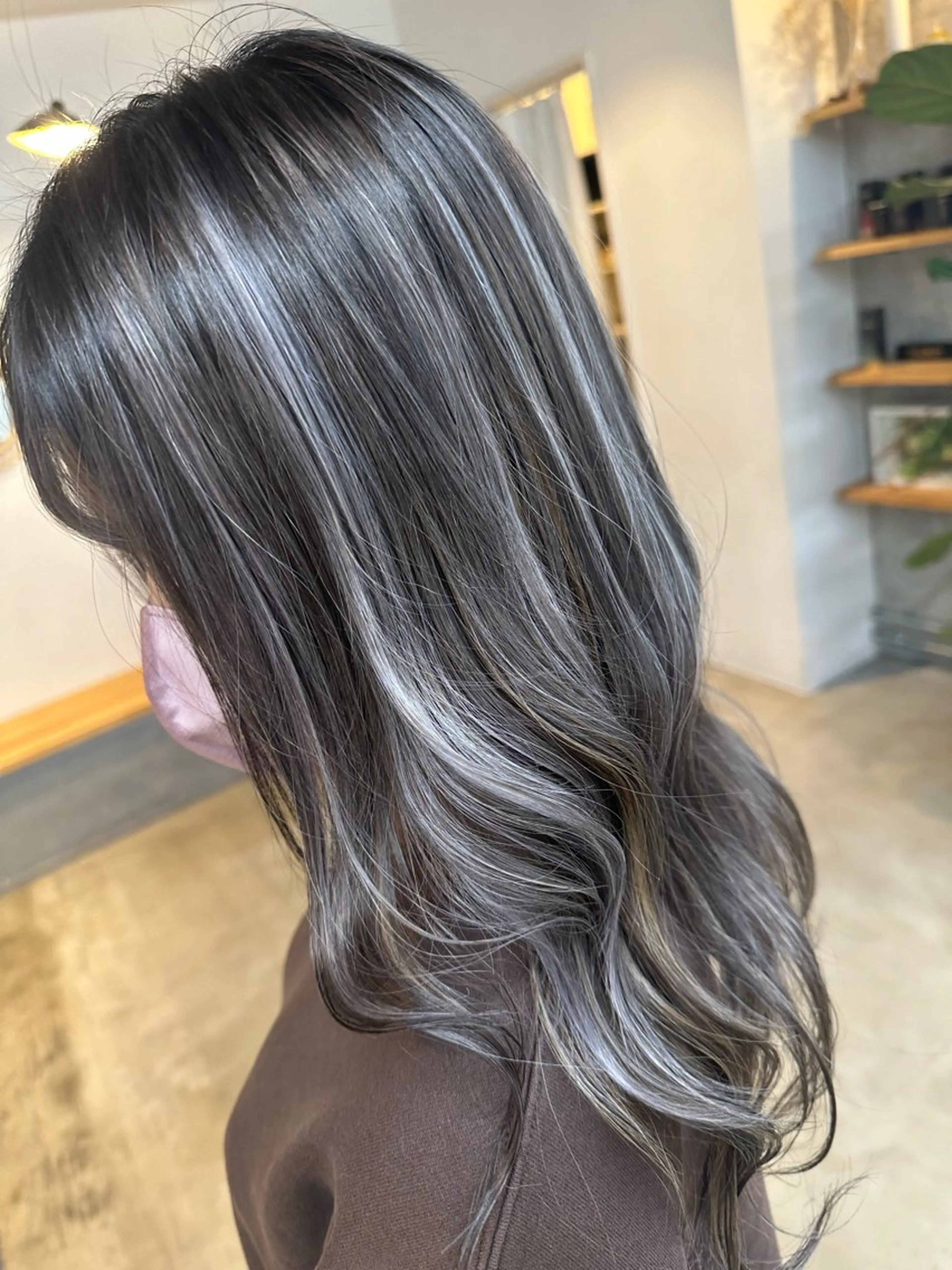 ロング カラー ブリーチ毛縮毛矯正 👑山口のヘアスタイル