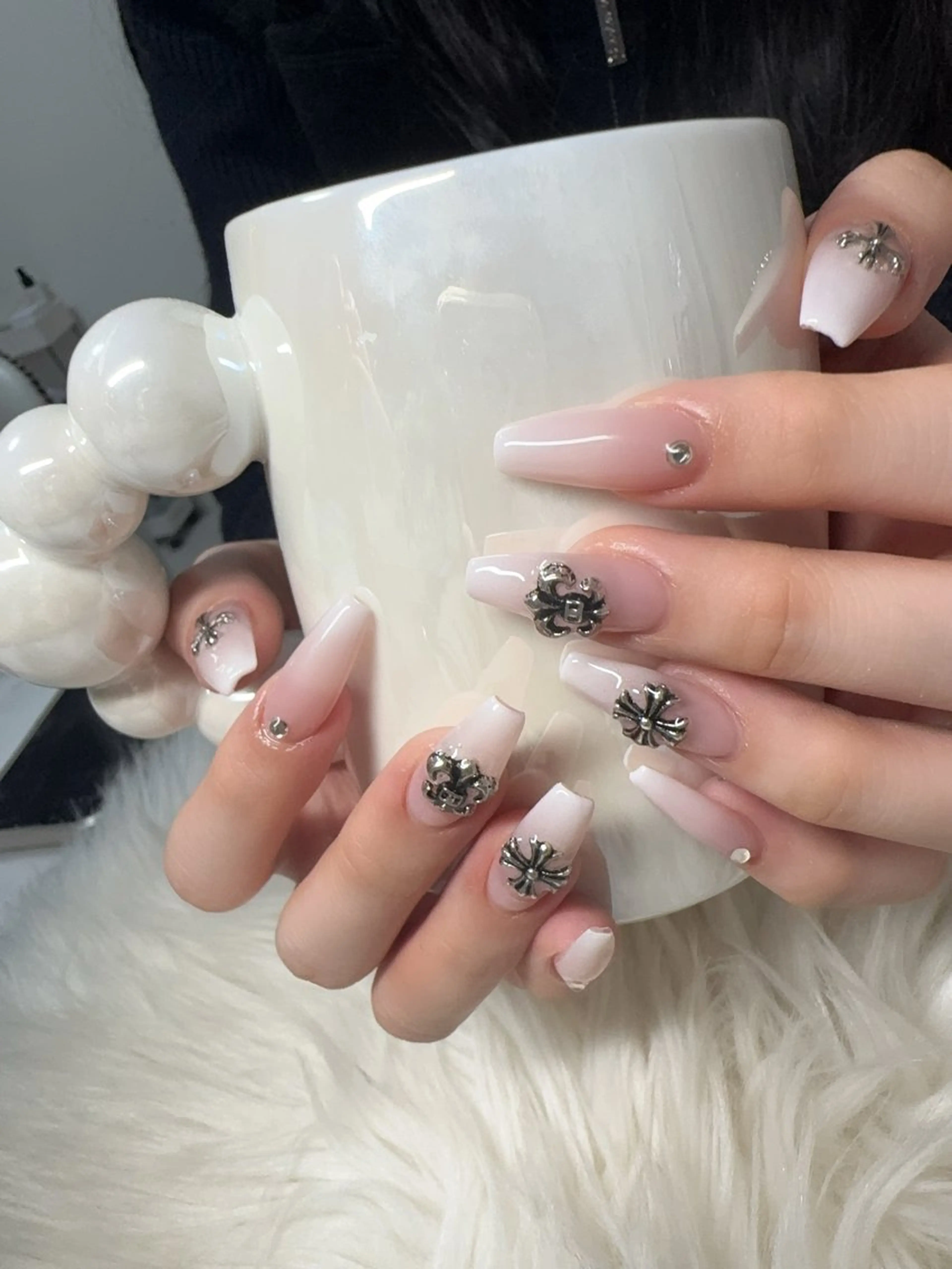 ネイル &ME ネイルサロンのネイルデザイン