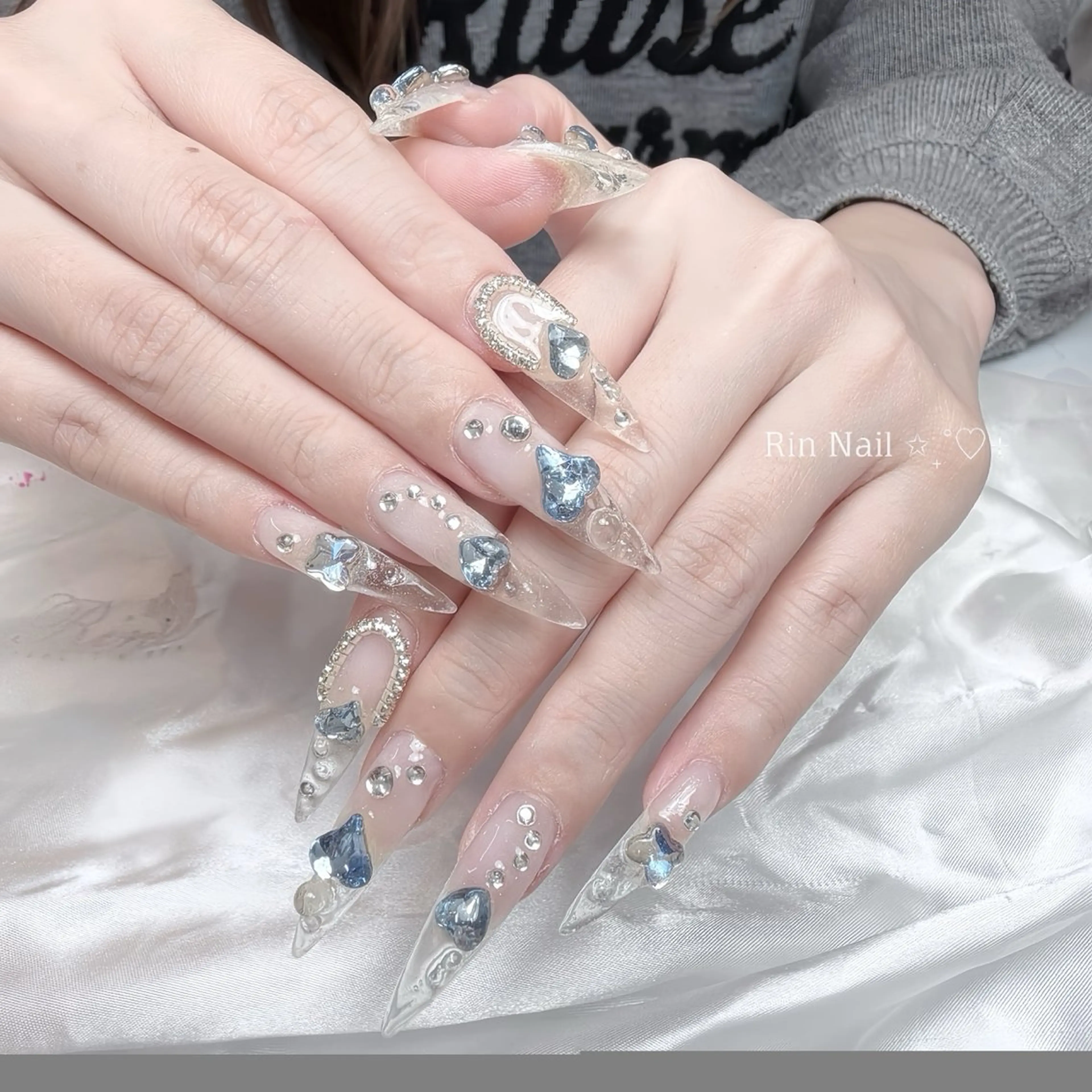 ネイル アートネイル チークネイル ジェルネイル ロングネイル マグネットネイル ハンドネイル Rin Nail 新大久保店のネイルデザイン