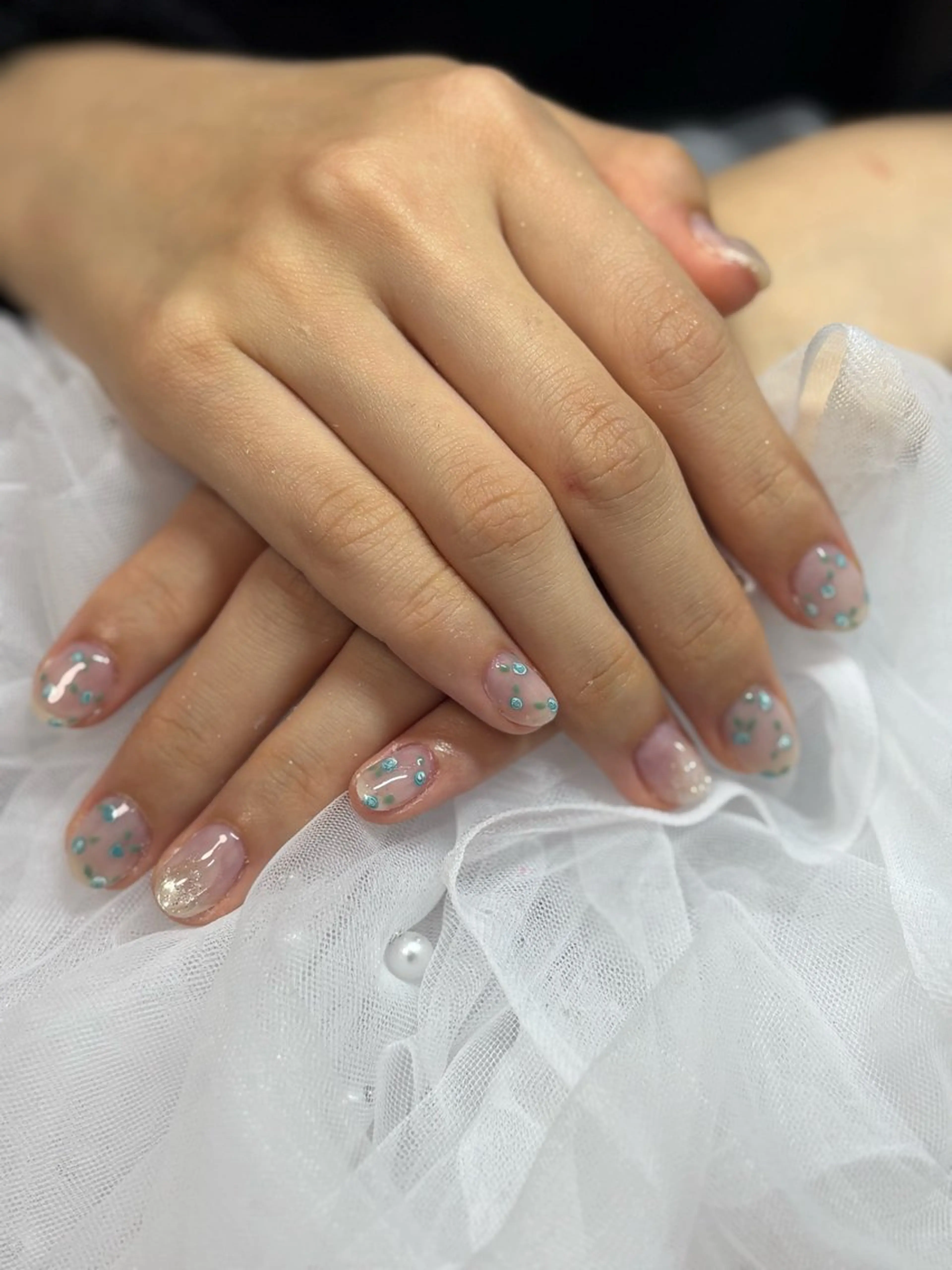 ネイル ニュアンスネイル 三本 綾奈のネイルデザイン